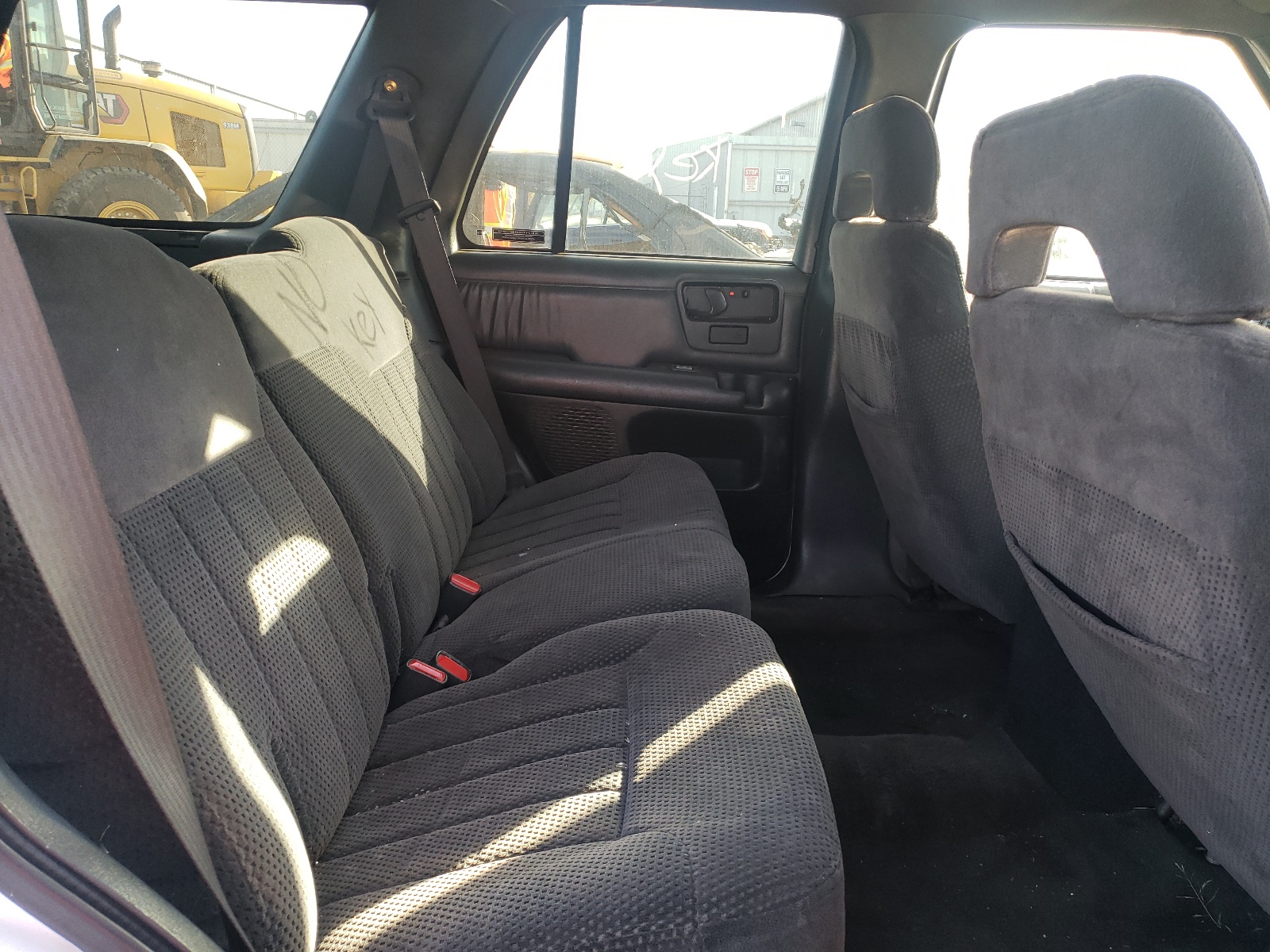 Photo 6 from auction – 1997 CHEVROLET BLAZER with VIN 1GNDT13W3V2249958
