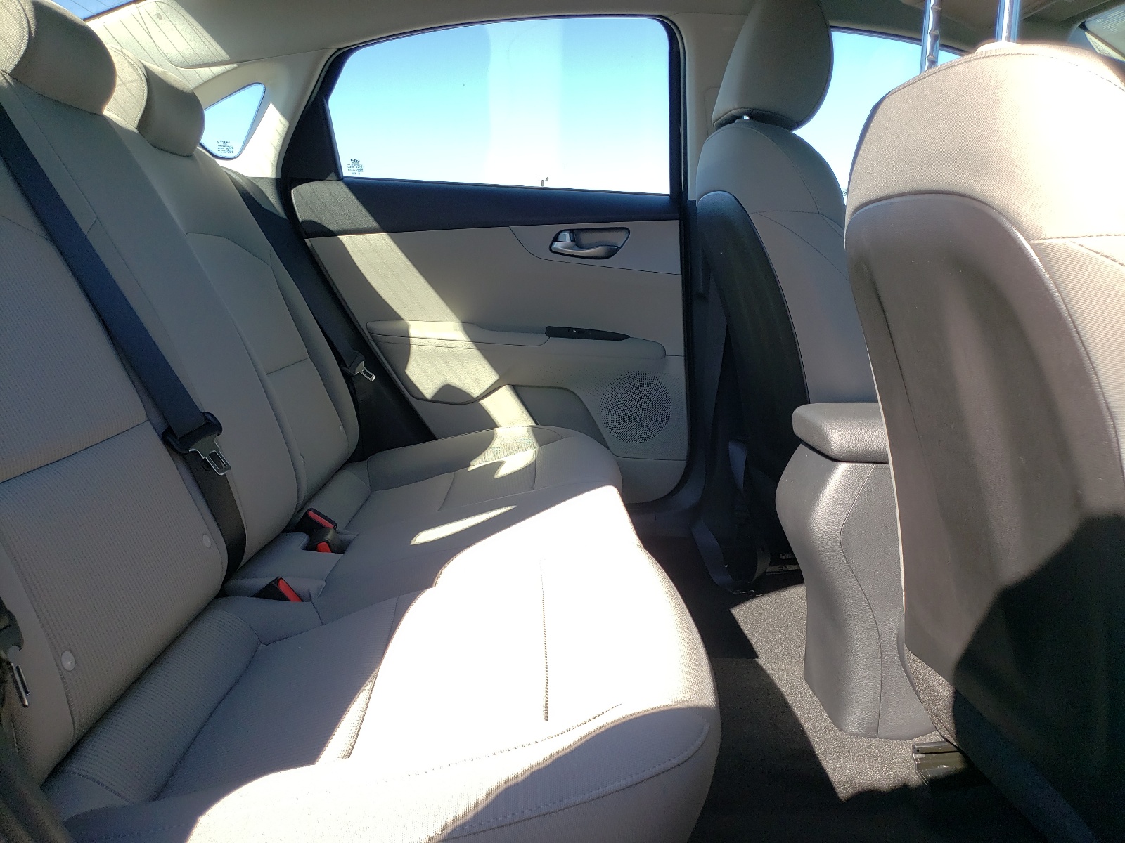 Photo 6 from auction – 2021 KIA FORTE FE with VIN 3KPF24AD5ME404292