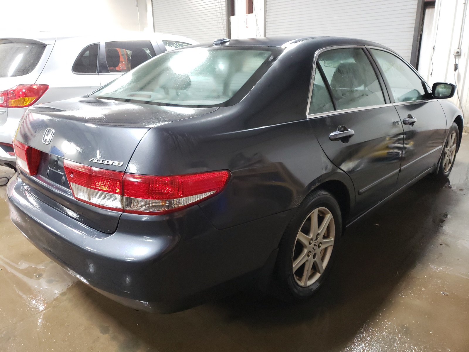Photo 4 from auction – 2004 HONDA ACCORD EX with VIN 1HGCM66564A088643