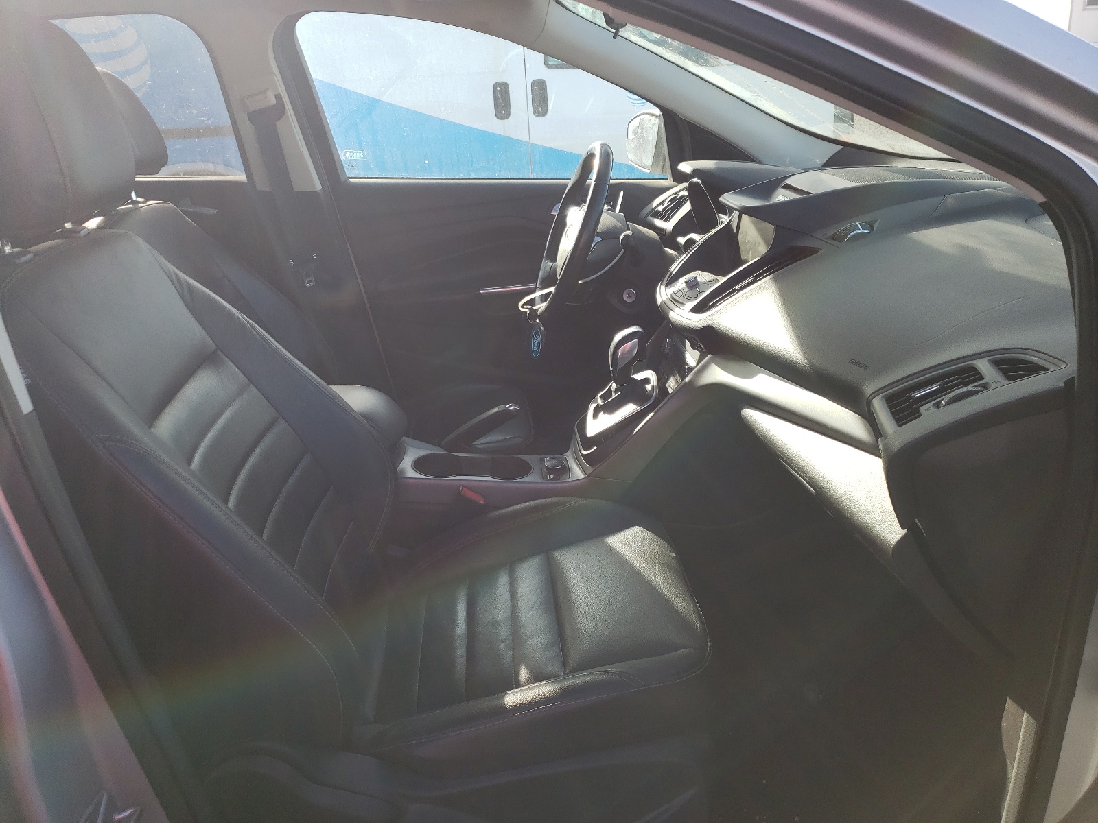 Photo 5 from auction – 2014 FORD ESCAPE SE with VIN 1FMCU9G93EUB08747