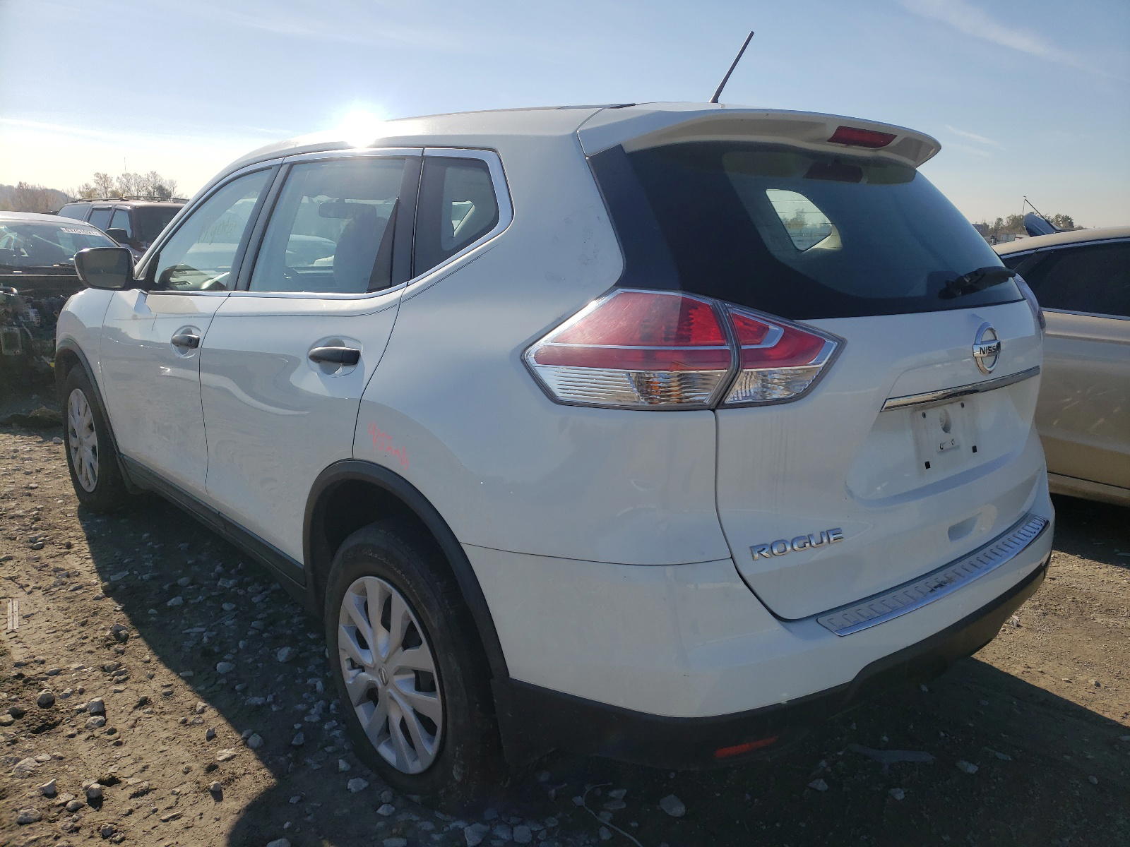 Photo 3 from auction – 2016 NISSAN ROGUE S with VIN KNMAT2MT6GP613897