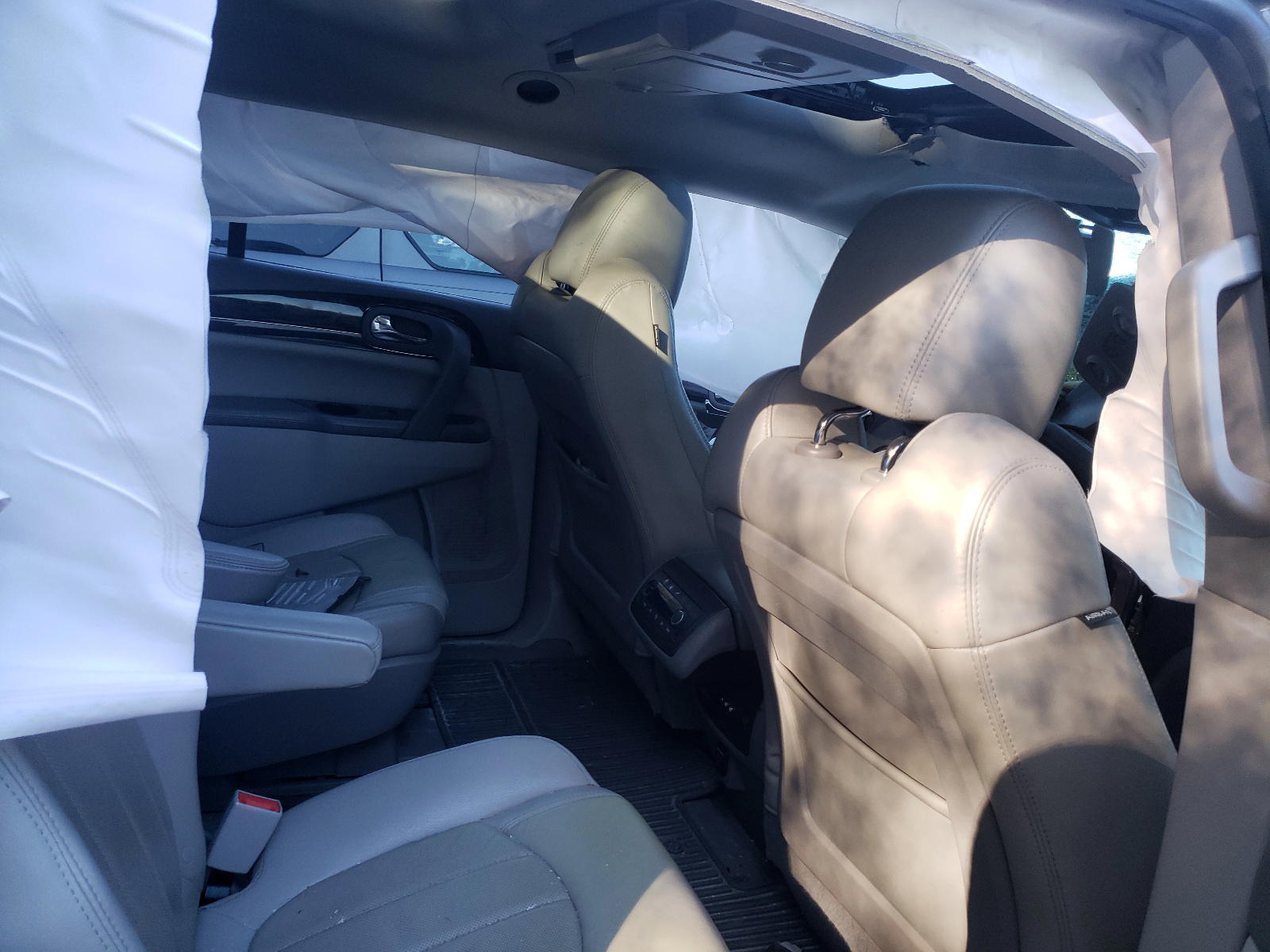Photo 18 from auction – 2015 BUICK ENCLAVE with VIN 5GAKRBKD6FJ363269