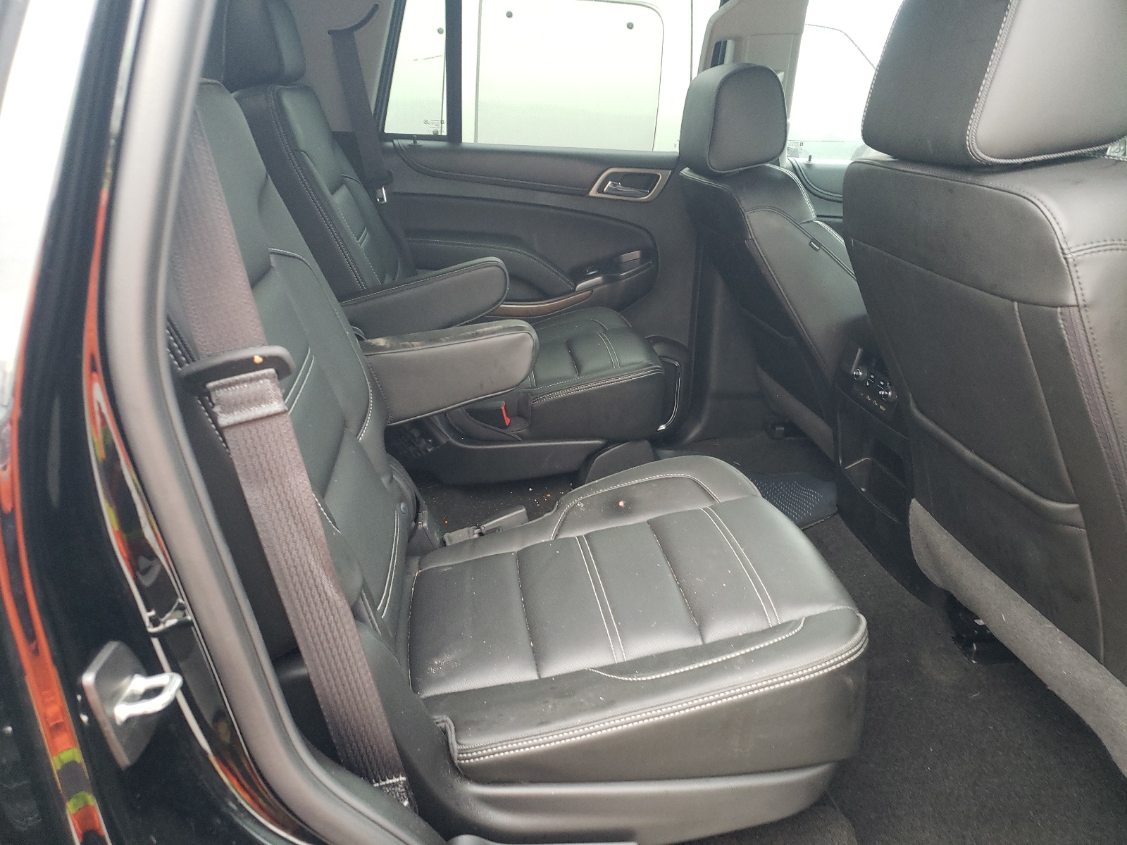 Photo 6 from auction – 2018 GMC YUKON DENA with VIN 1GKS2CKJ2JR327155