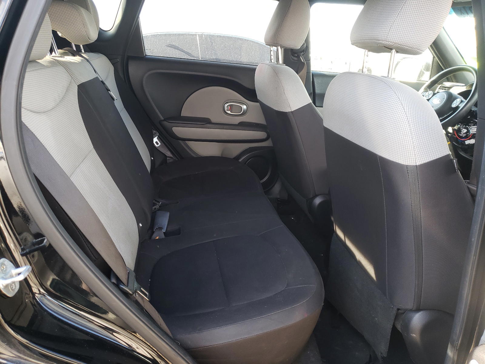 Photo 6 from auction – 2016 KIA SOUL with VIN KNDJN2A24G7274059