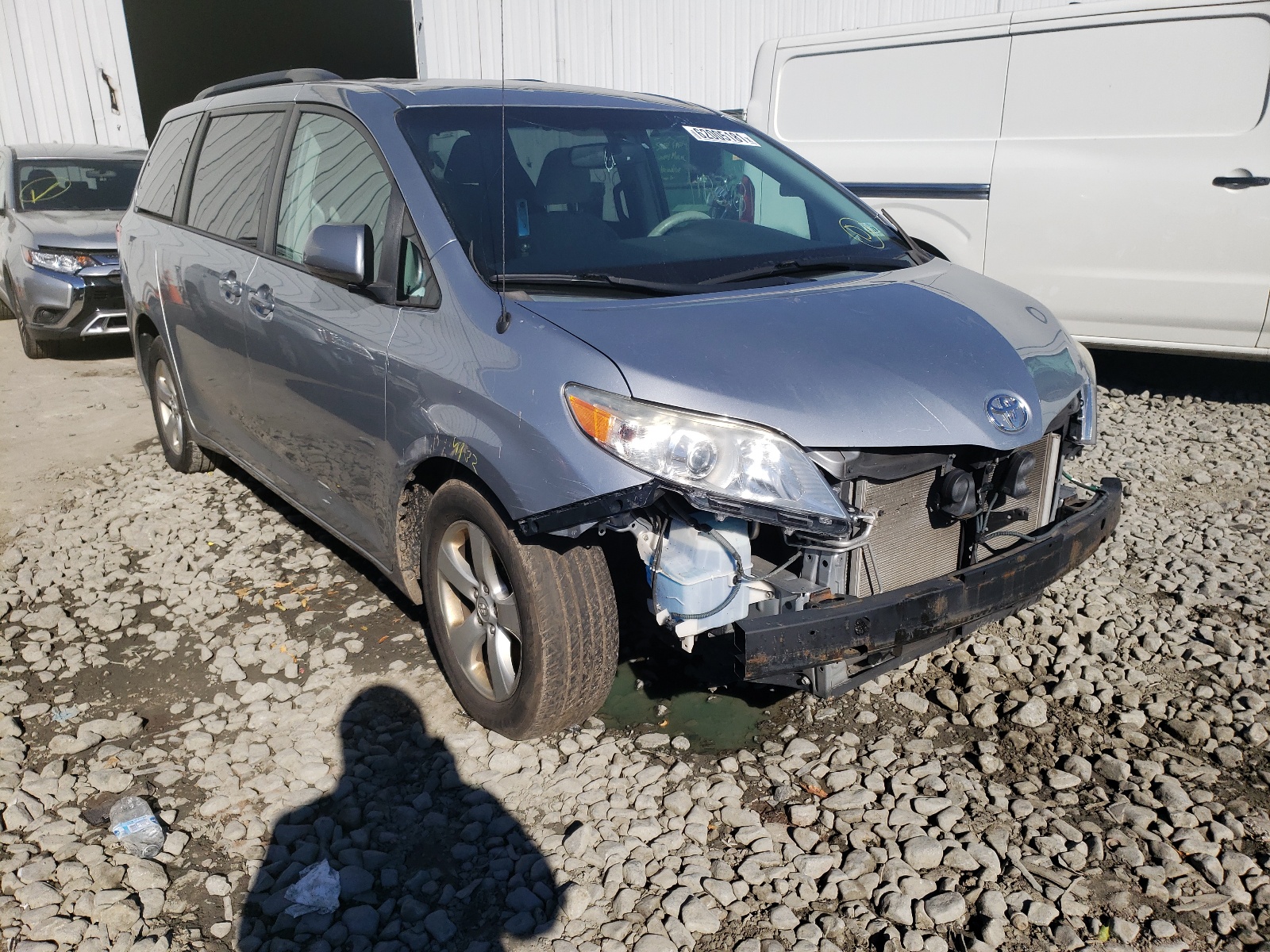 TOYOTA SIENNA LE 2014 with VIN 5TDKK3DCXES496101 - Photo from auction