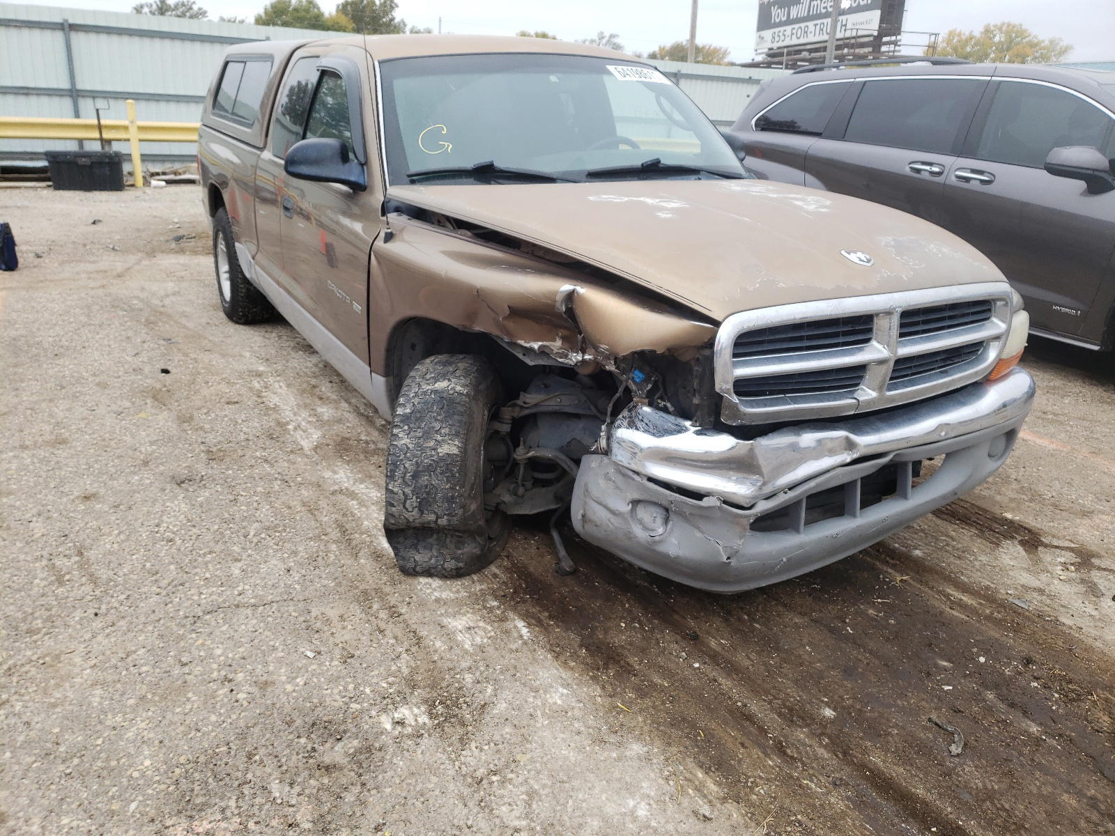 DODGE DAKOTA 2000 with VIN 1B7GL22X3YS680276 - Photo from auction