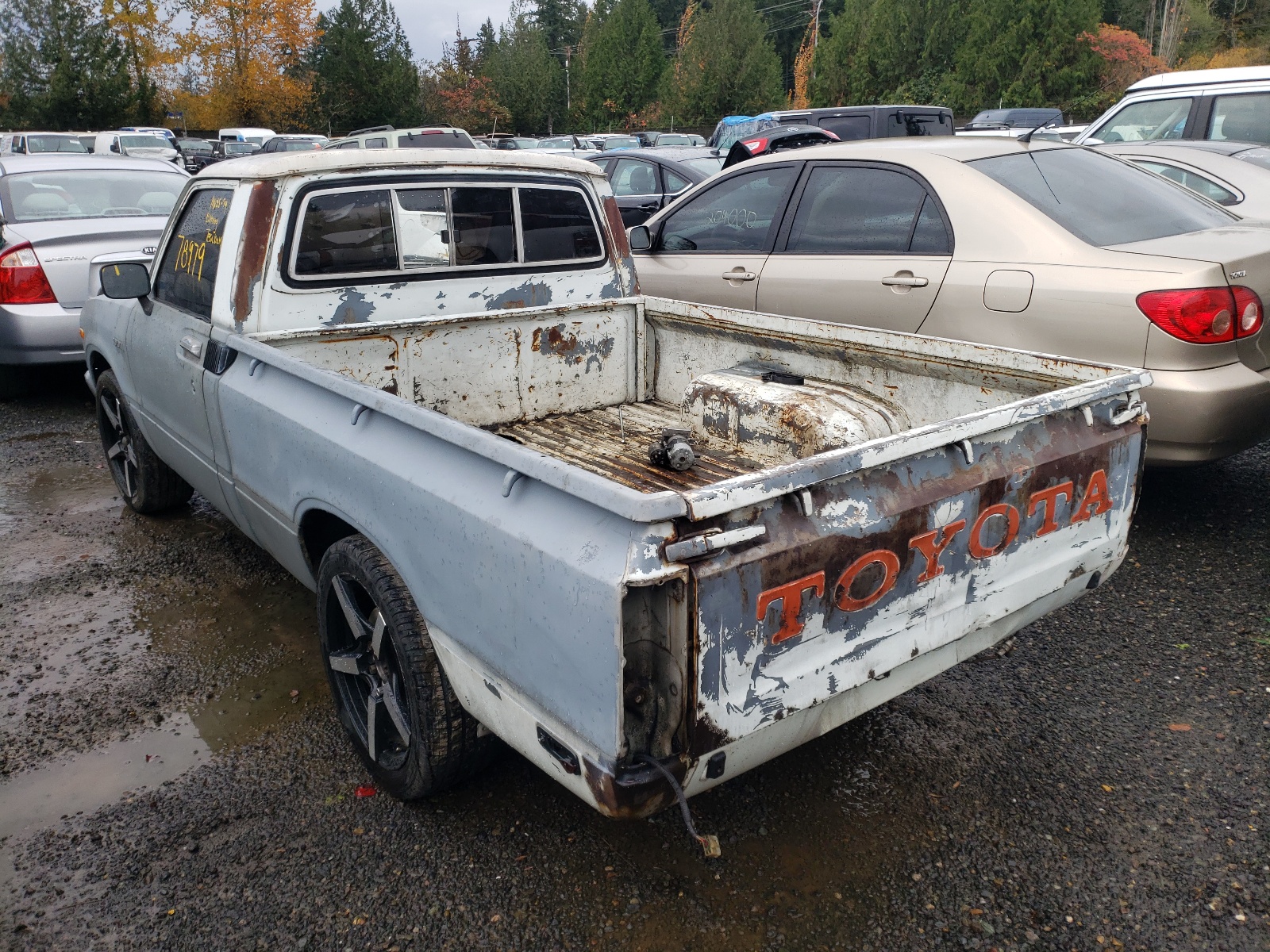 Photo 3 from auction – 1983 TOYOTA PICKUP 1/2 with VIN JT4RN34R4D0070559