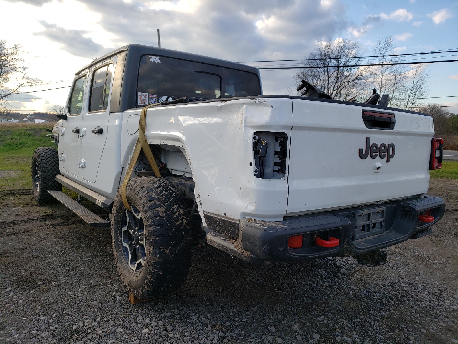 Photo 3 from auction – 2020 JEEP GLADIATOR with VIN 1C6JJTBG9LL148283