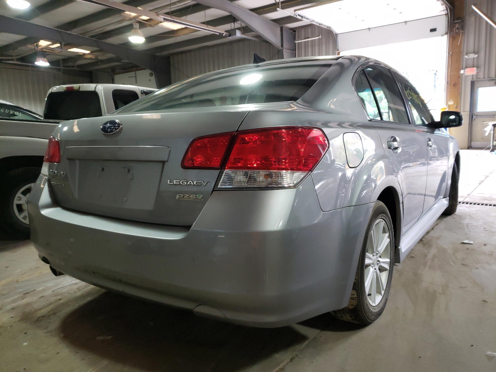 Photo 4 from auction – 2011 SUBARU LEGACY 2.5 with VIN 4S3BMBF67B3233699