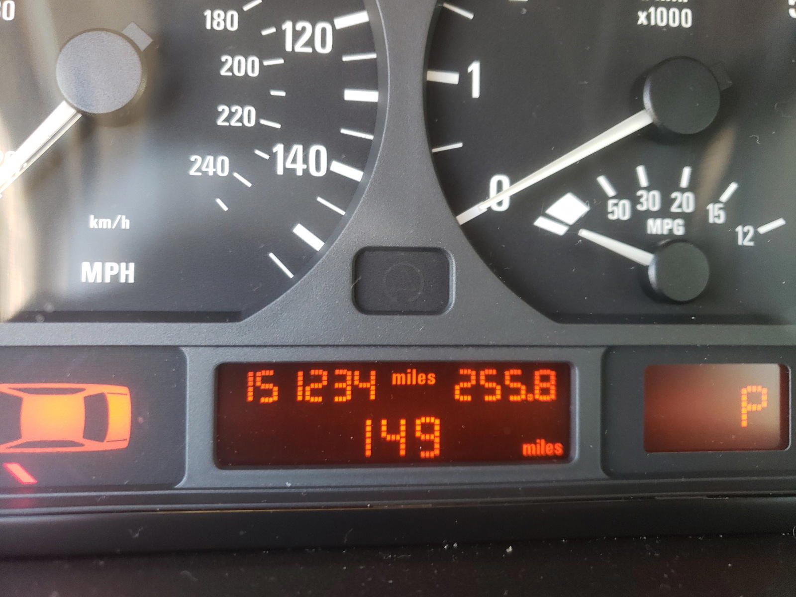 Photo 8 from auction – 2001 BMW 325 I with VIN WBAAN37471ND46079