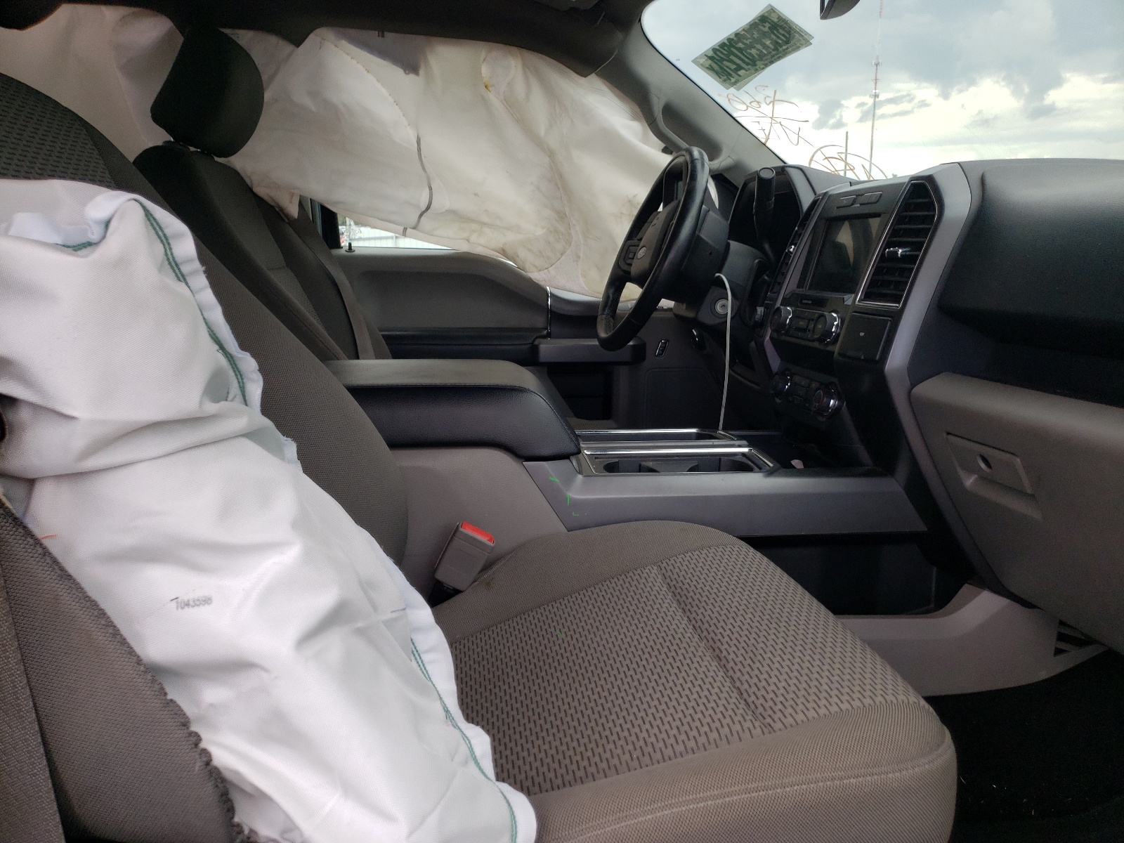 Photo 5 from auction – 2019 FORD F150 SUPER with VIN 1FTFW1E46KFC60381