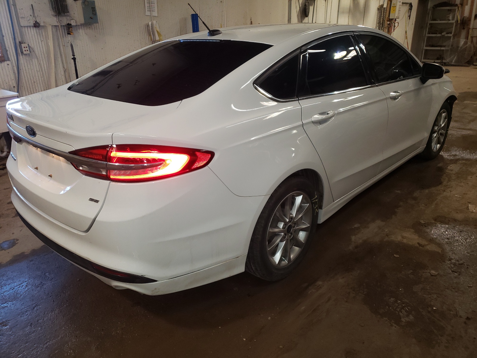 Photo 4 from auction – 2017 FORD FUSION SE with VIN 3FA6P0H75HR150274