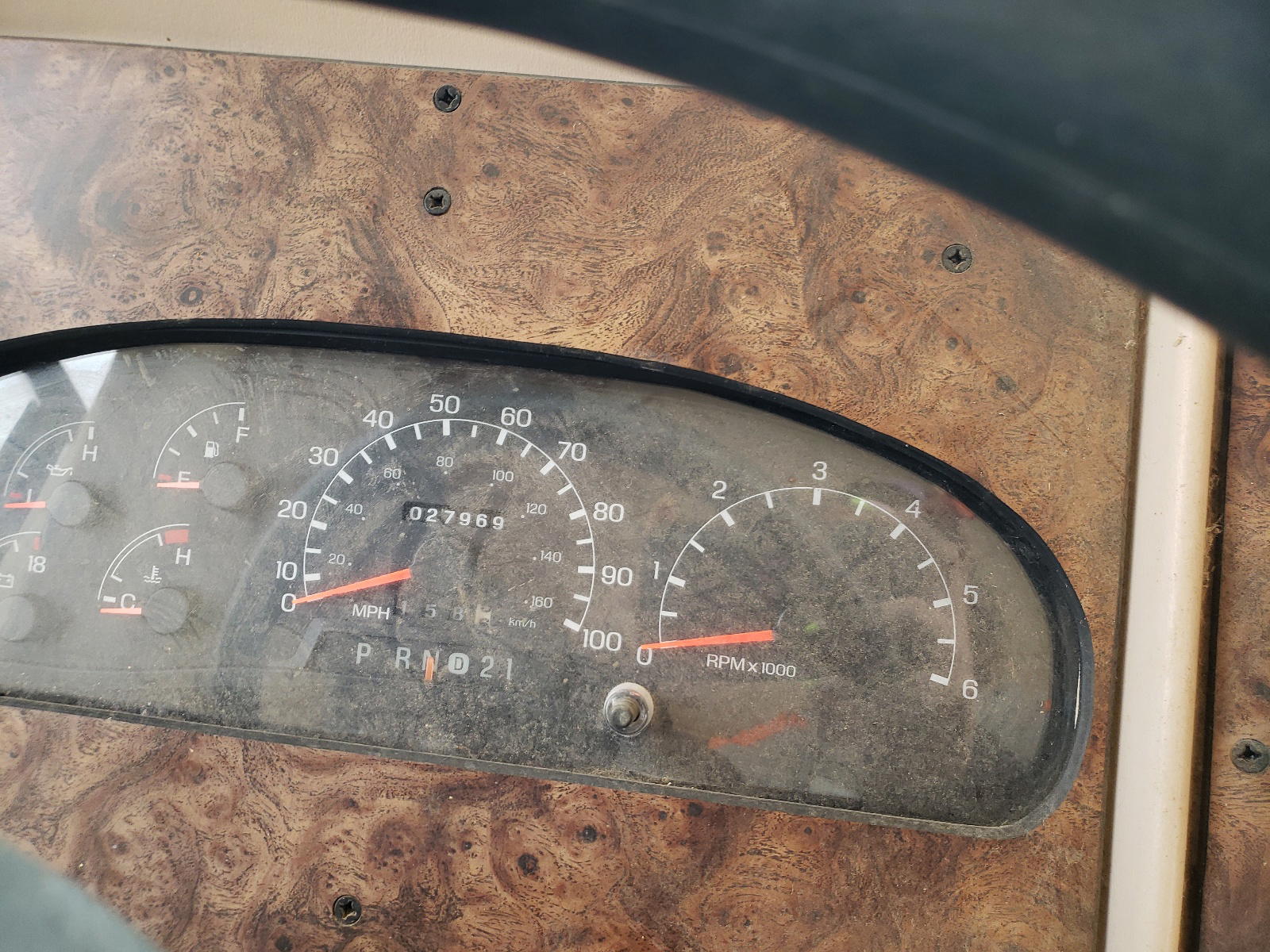 Photo 8 from auction – 1999 FORD F550 SUPER with VIN 3FCLF53S5XJA38015