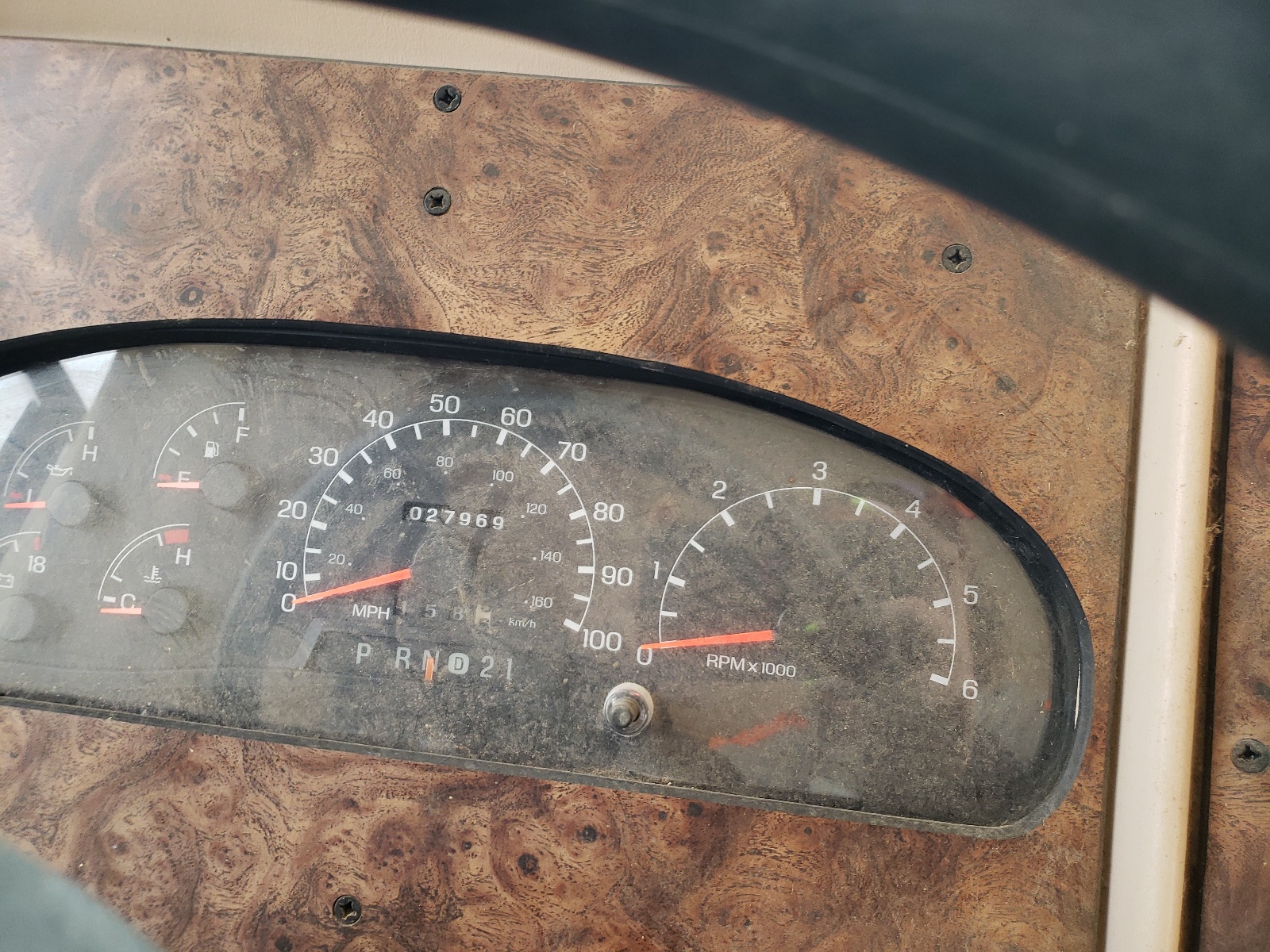 Zdjęcie 8 z aukcji – 1999 FORD F550 SUPER z VIN 3FCLF53S5XJA38015