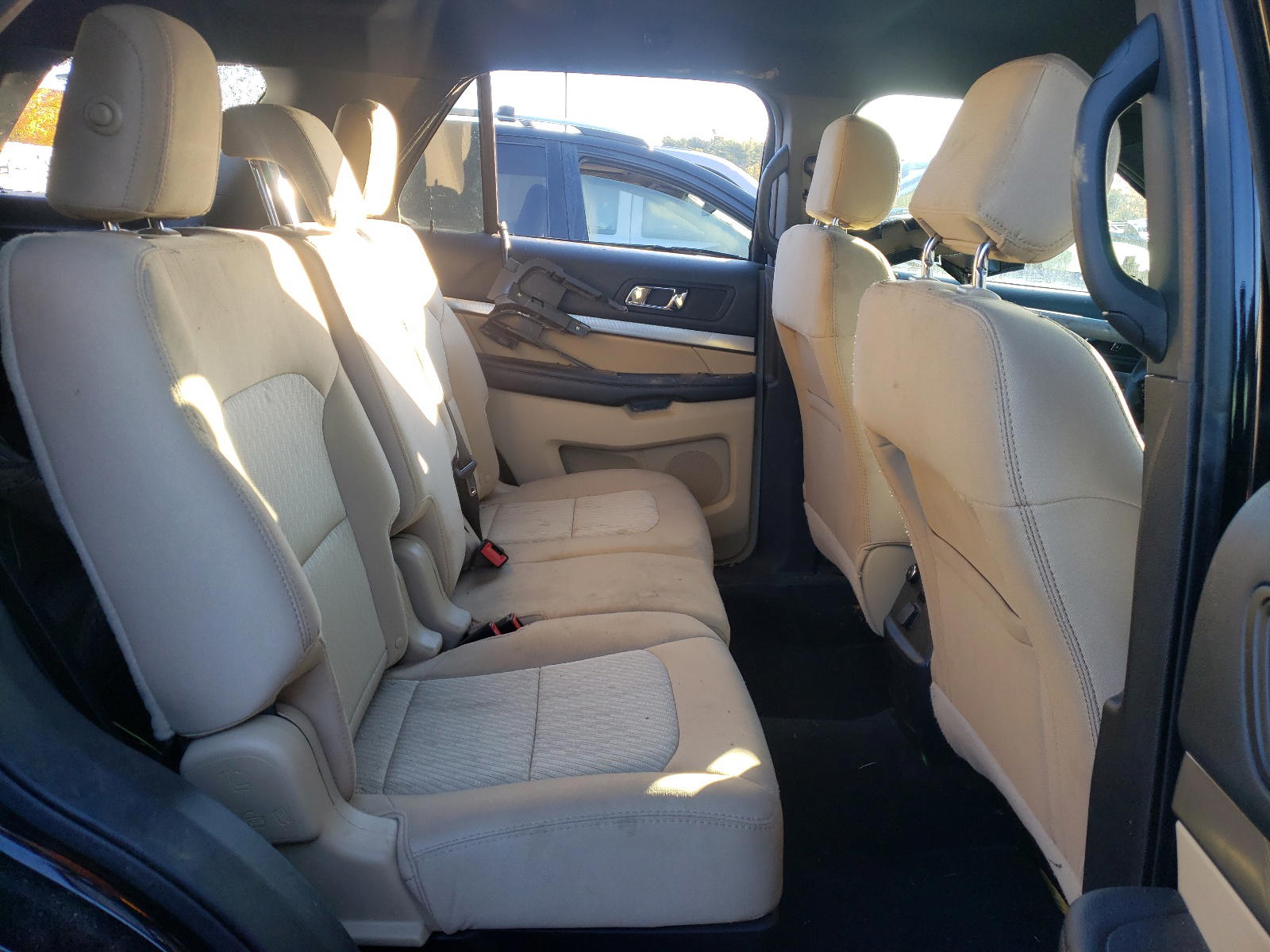 Photo 6 from auction – 2017 FORD EXPLORER with VIN 1FM5K8B84HGC81767