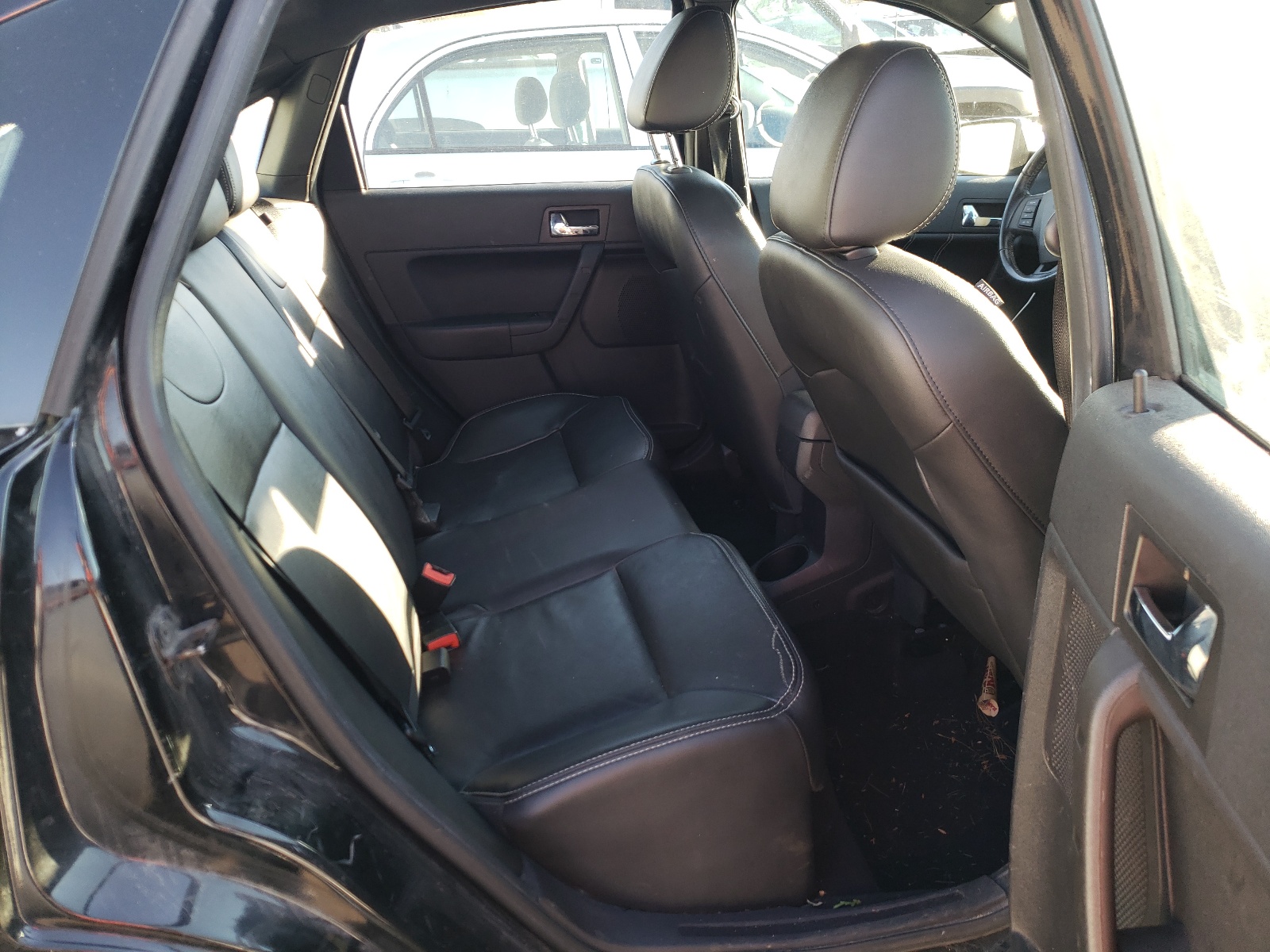Photo 6 from auction – 2009 FORD FOCUS SEL with VIN 1FAHP37N89W203221
