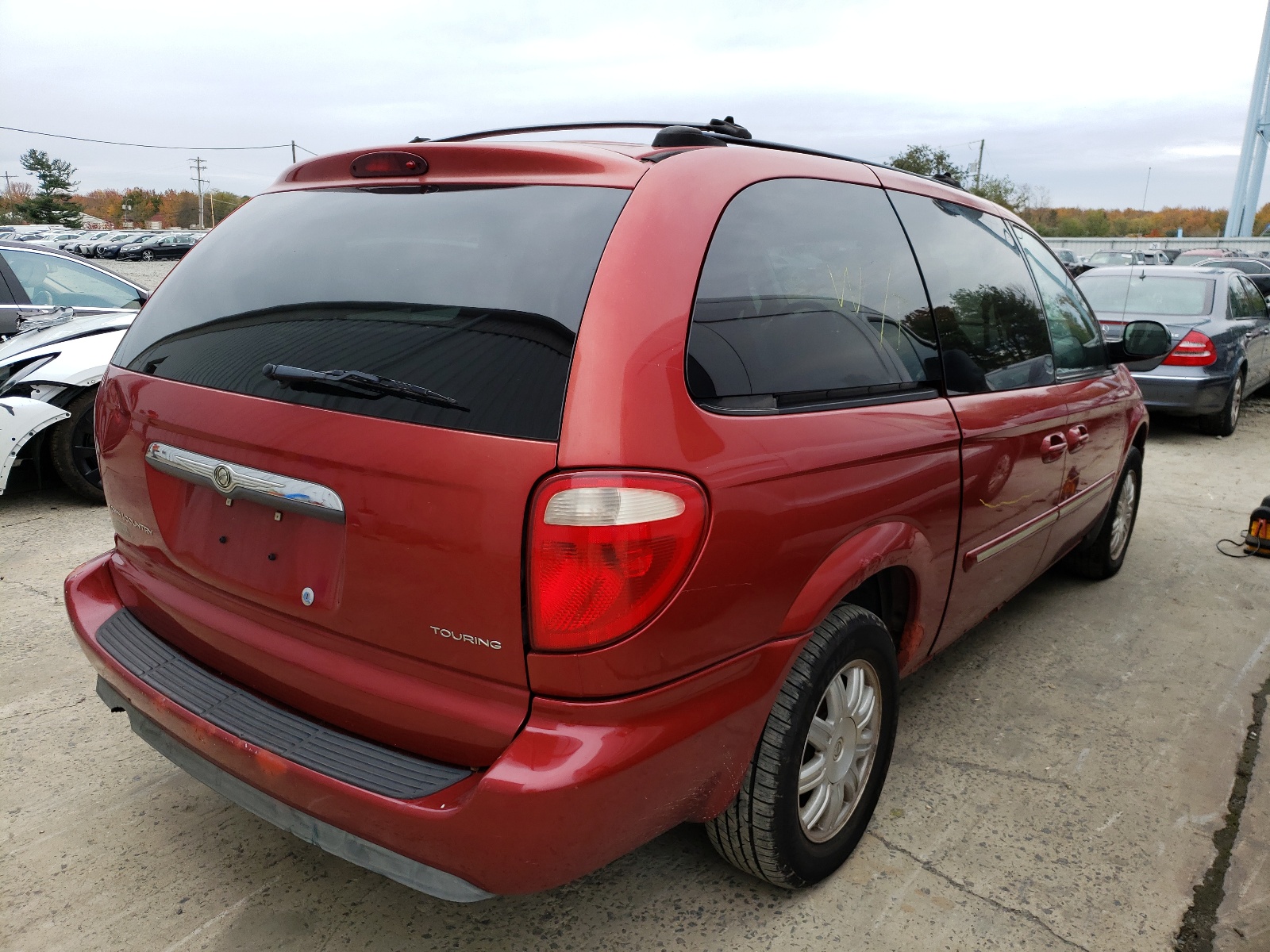 Photo 4 from auction – 2005 CHRYSLER TOWN & COU with VIN 2C4GP54L85R232872