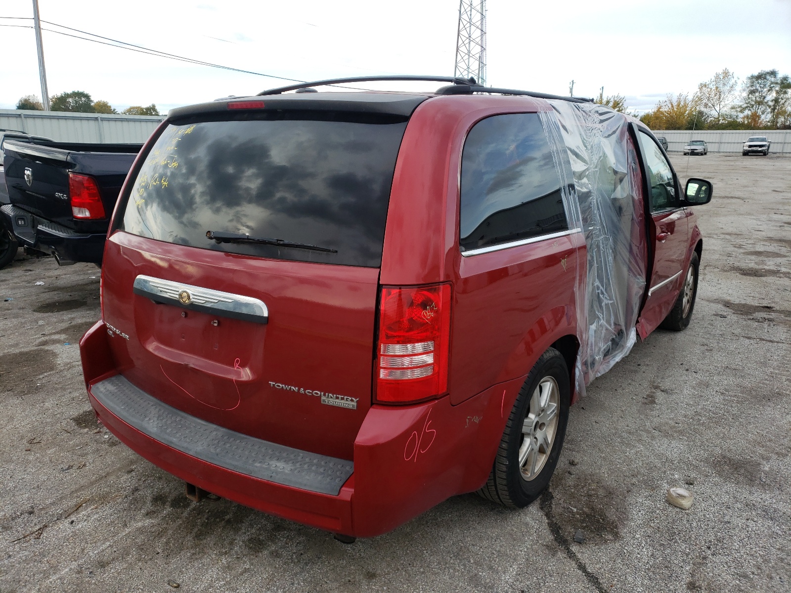 Photo 4 from auction – 2010 CHRYSLER TOWN & COU with VIN 2A4RR5DX6AR241712