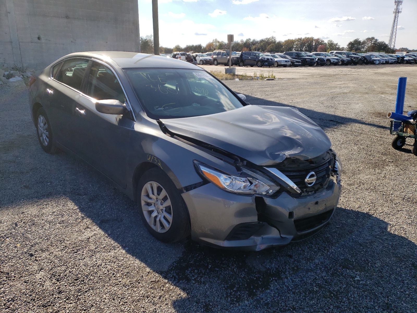 NISSAN ALTIMA 2.5 2017 with VIN 1N4AL3AP3HN365883 - Photo from auction