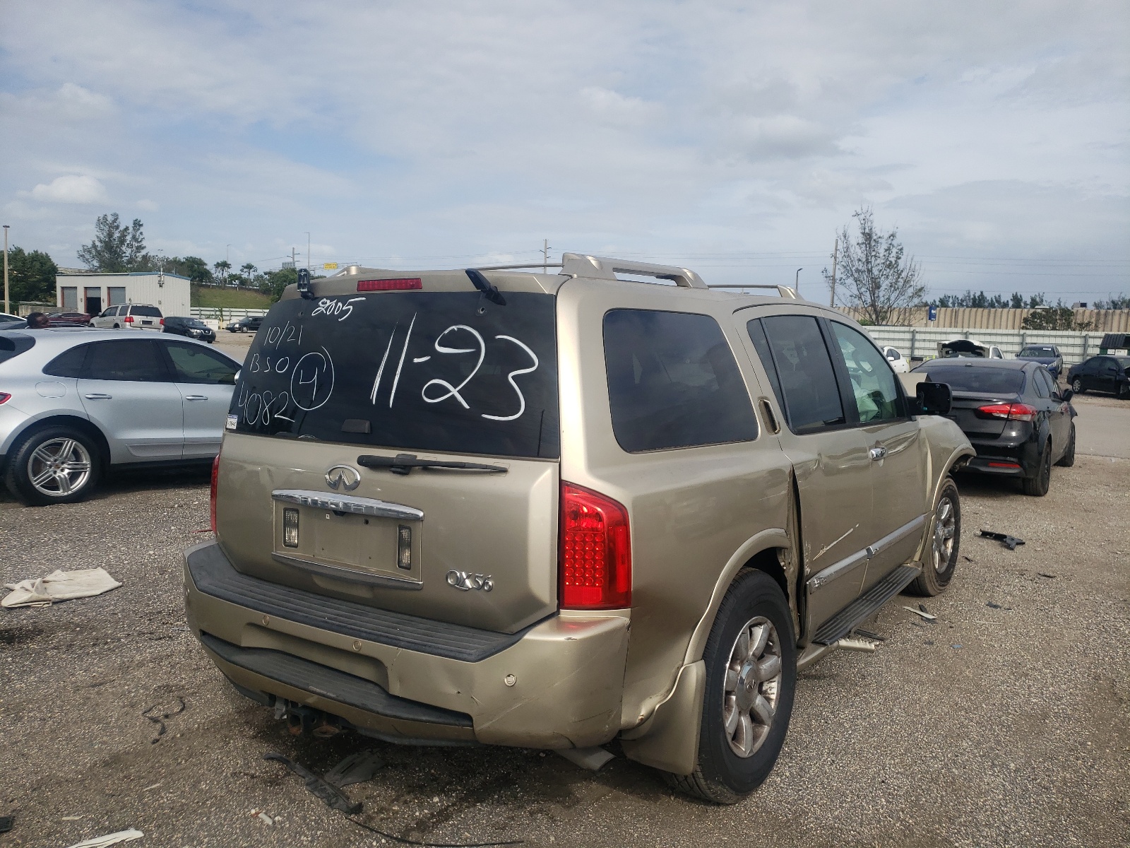 Photo 4 from auction – 2005 INFINITI QX56 with VIN 5N3AA08C25N814082