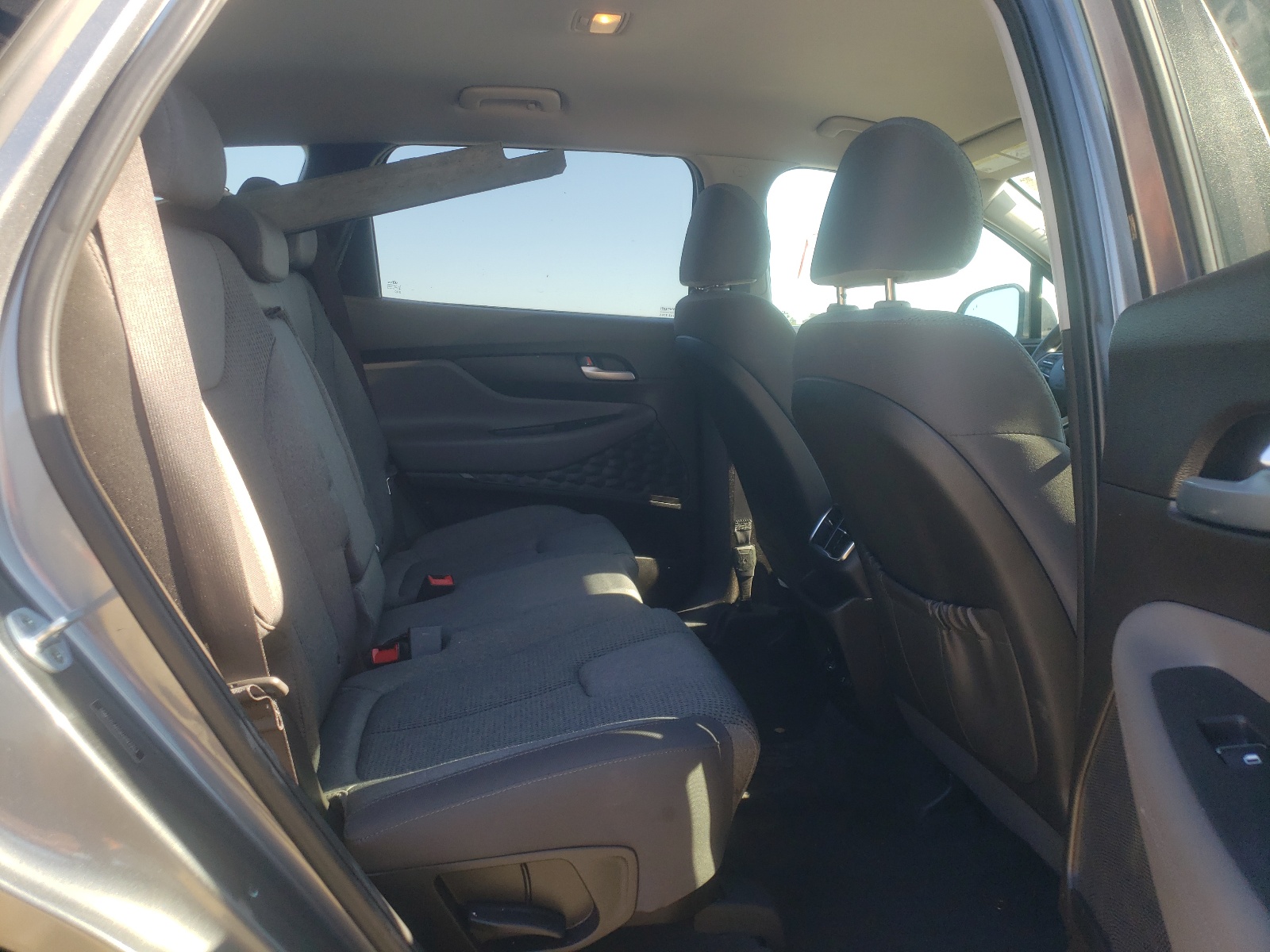 Photo 6 from auction – 2019 HYUNDAI SANTA FE S with VIN 5NMS2CAD5KH097253