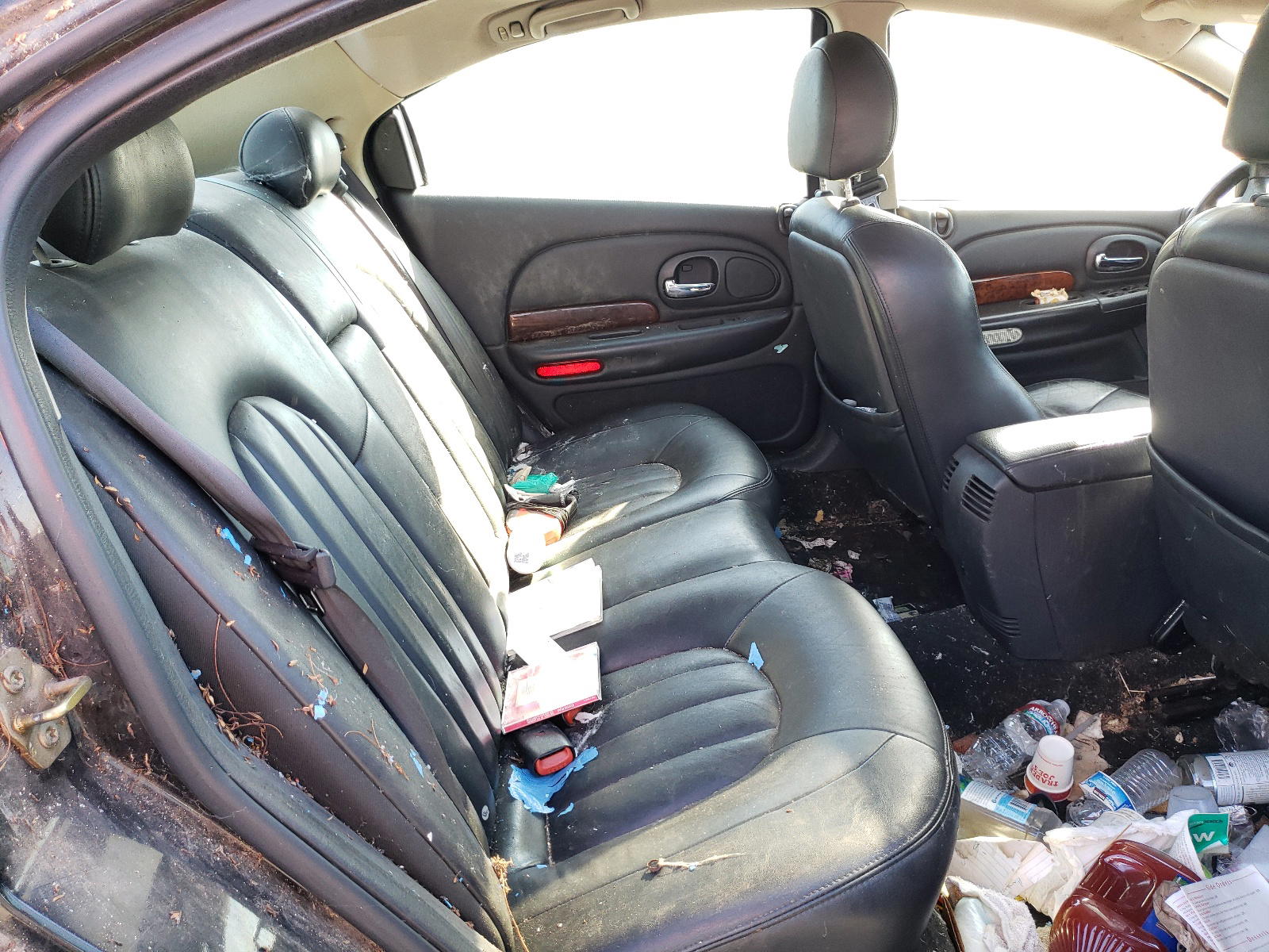 Photo 6 from auction – 2002 CHRYSLER 300M with VIN 2C3AE66G32H202413