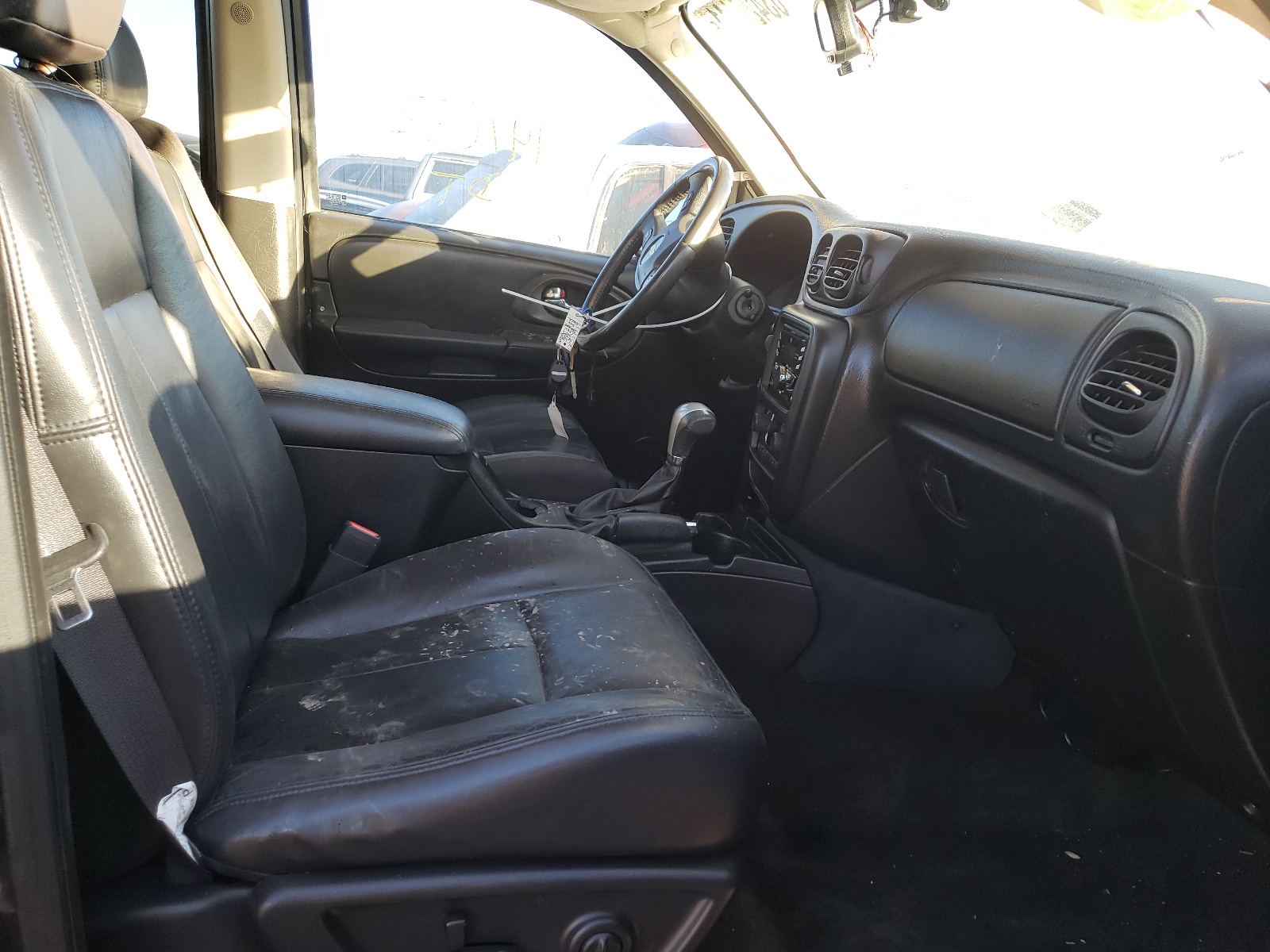 Photo 5 from auction – 2005 CHEVROLET TRAILBLAZE with VIN 1GNET16S456192837