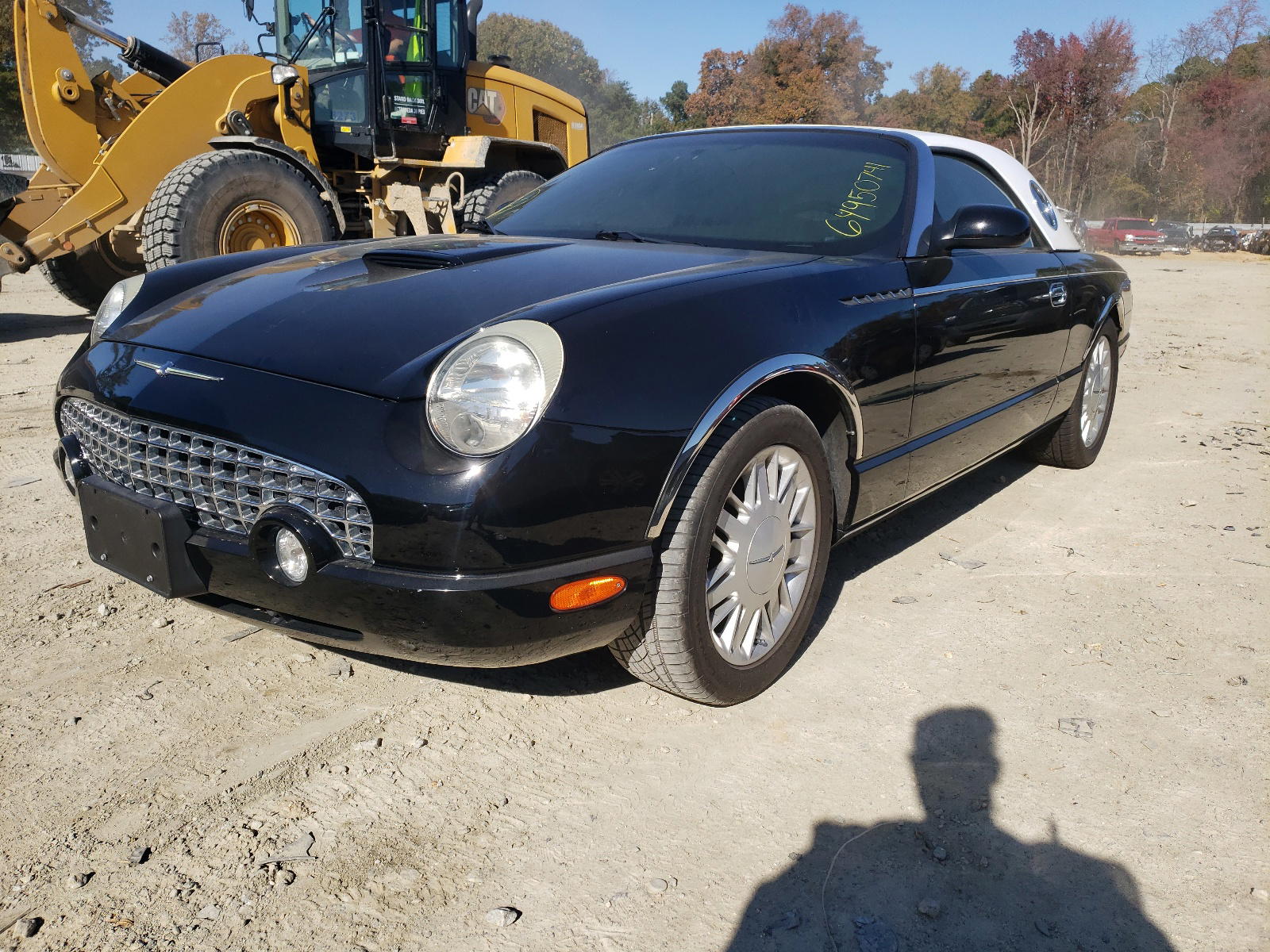Photo 2 from auction – 2002 FORD THUNDERBIR with VIN 1FAHP60A42Y130691