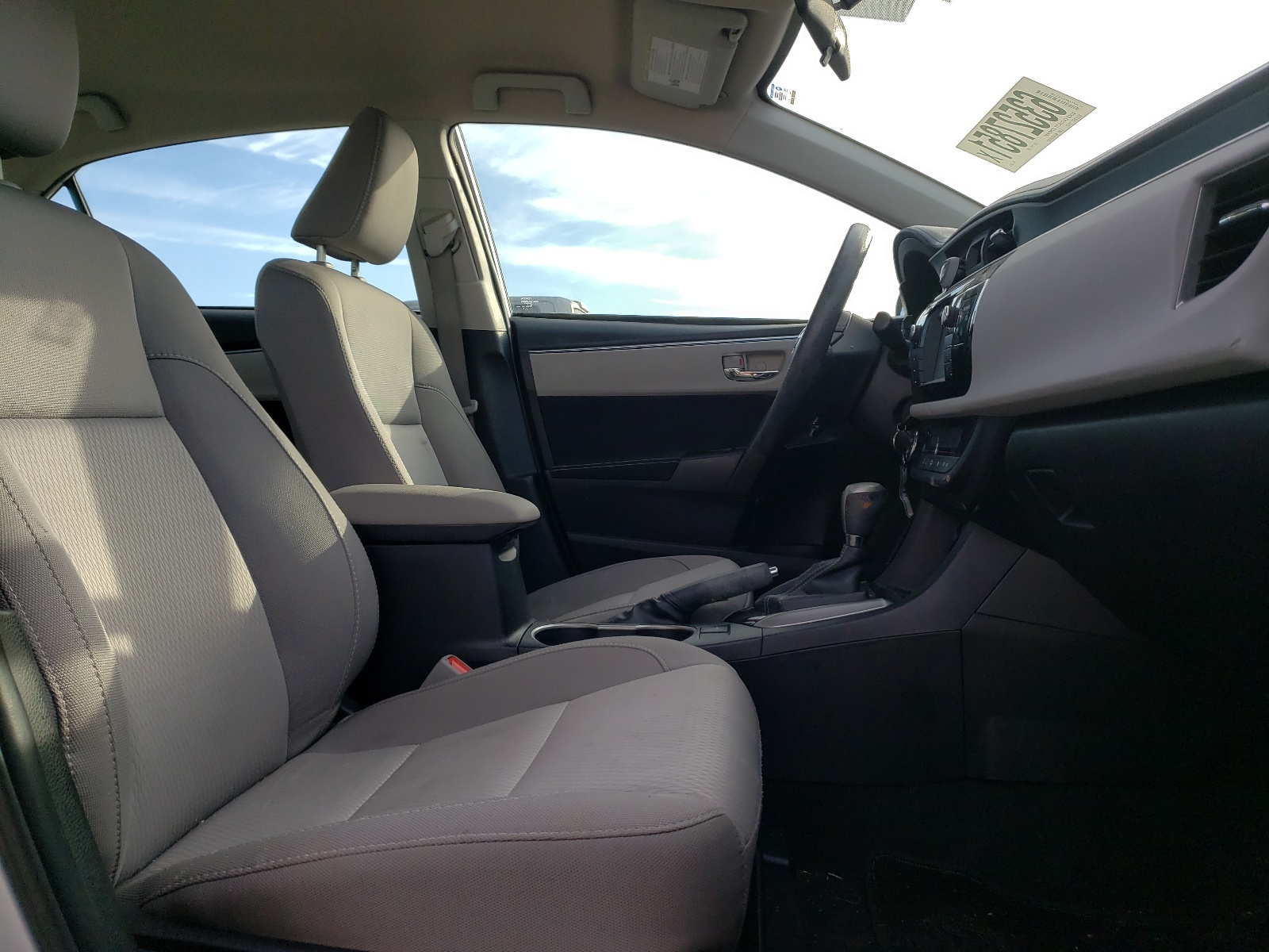 Photo 5 from auction – 2015 TOYOTA COROLLA L with VIN 2T1BURHE4FC369234