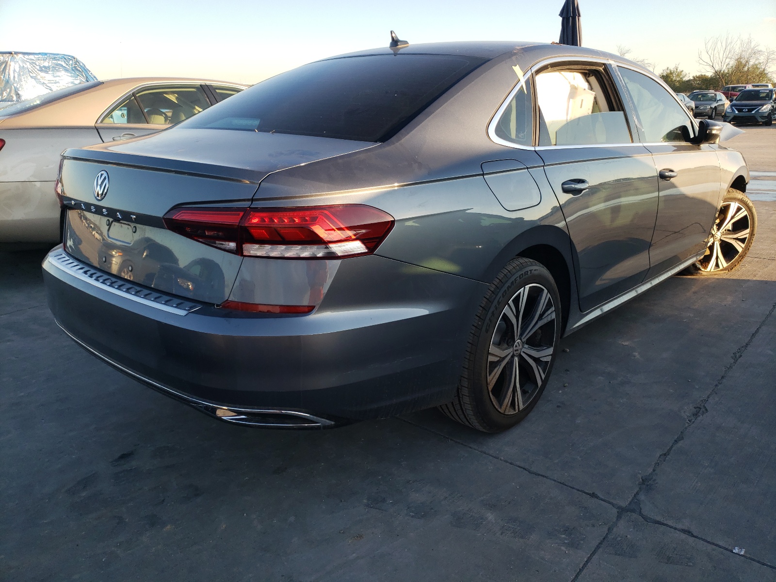 Photo 4 from auction – 2021 VOLKSWAGEN PASSAT SE with VIN 1VWSA7A31MC017656