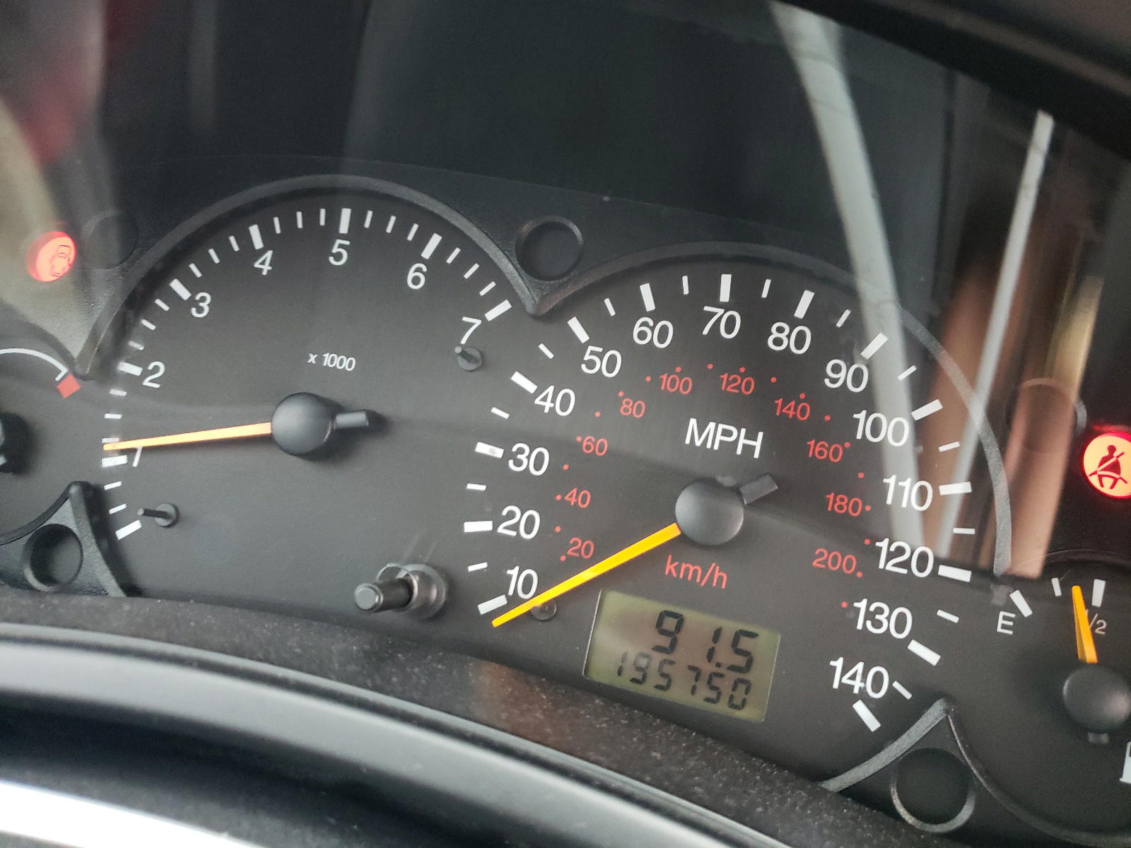 Photo 8 from auction – 2004 FORD FOCUS LX with VIN 3FAFP313X4R117807