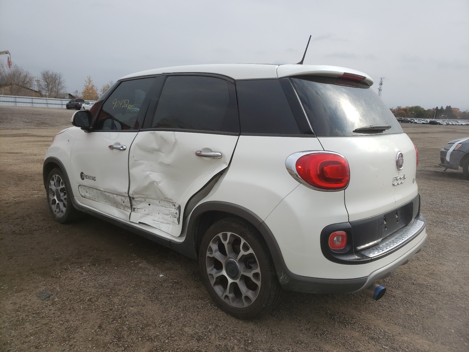 Photo 3 from auction – 2015 FIAT 500L TREKK with VIN ZFBCFADH2FZ033929