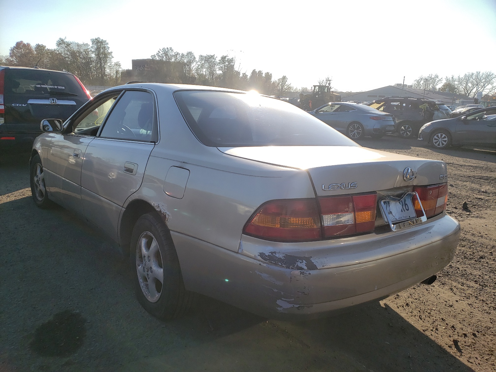 Photo 3 from auction – 1999 LEXUS ES 300 with VIN JT8BF28G8X5062570