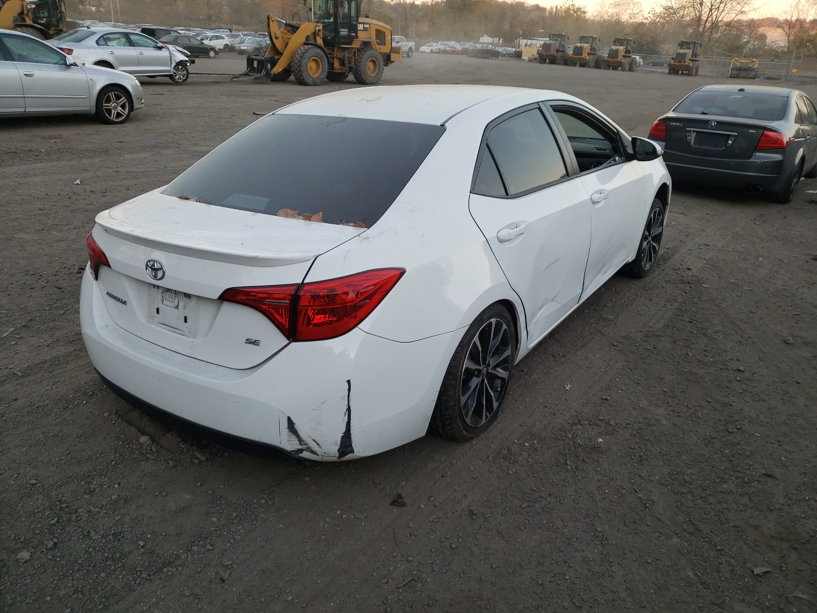 Photo 4 from auction – 2017 TOYOTA COROLLA L with VIN 5YFBURHE6HP638613