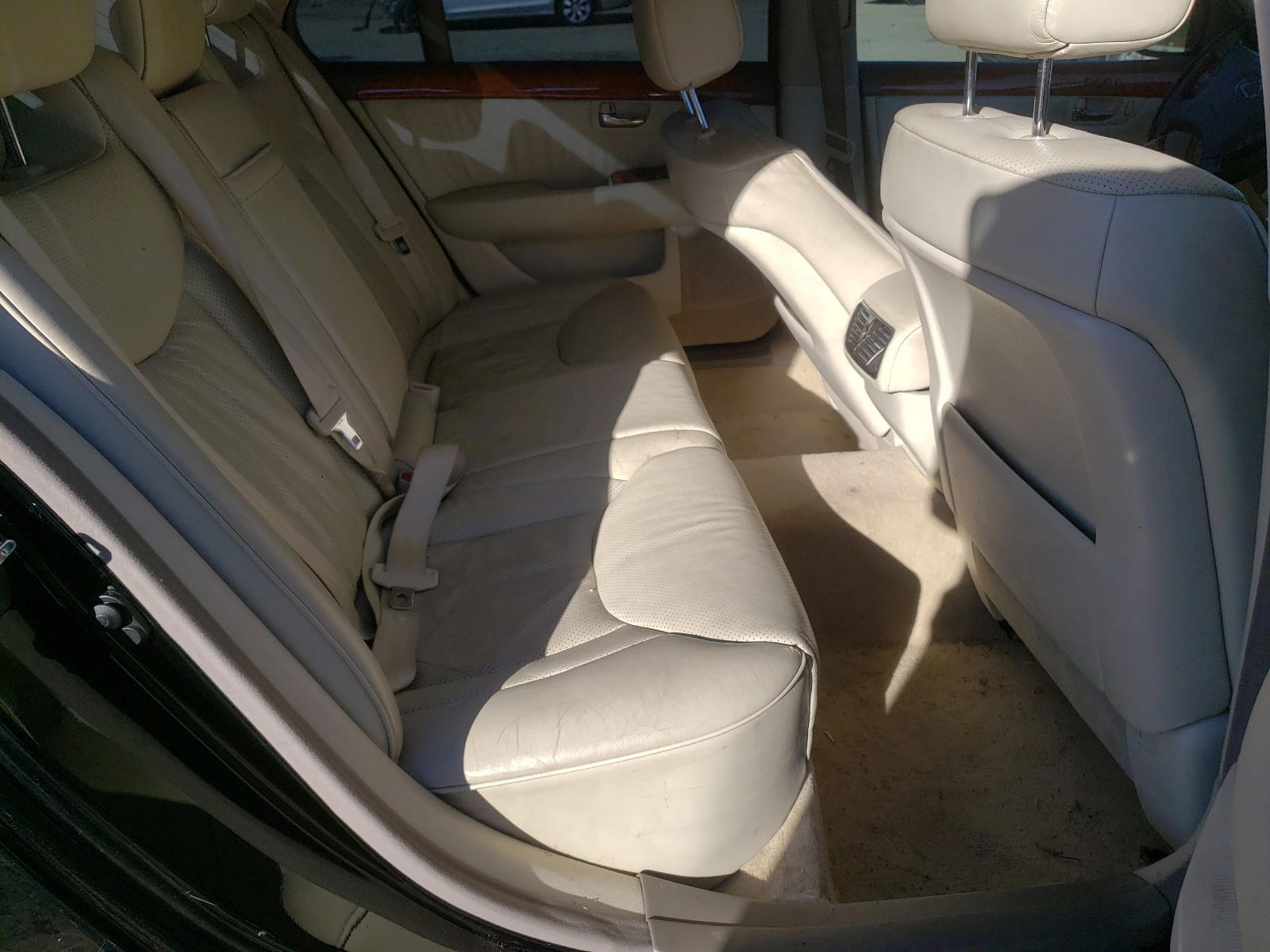 Photo 6 from auction – 2003 LEXUS LS 430 with VIN JTHBN30F230093879