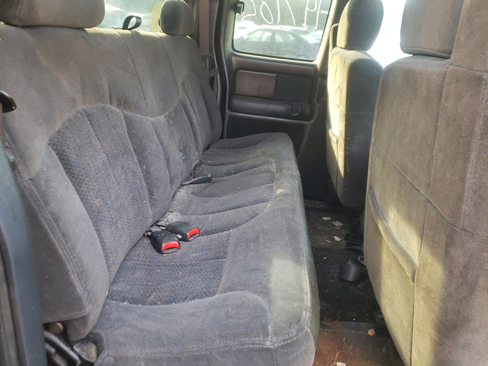 Photo 6 from auction – 2002 CHEVROLET SILVERADO with VIN 2GCEC19VX21421913
