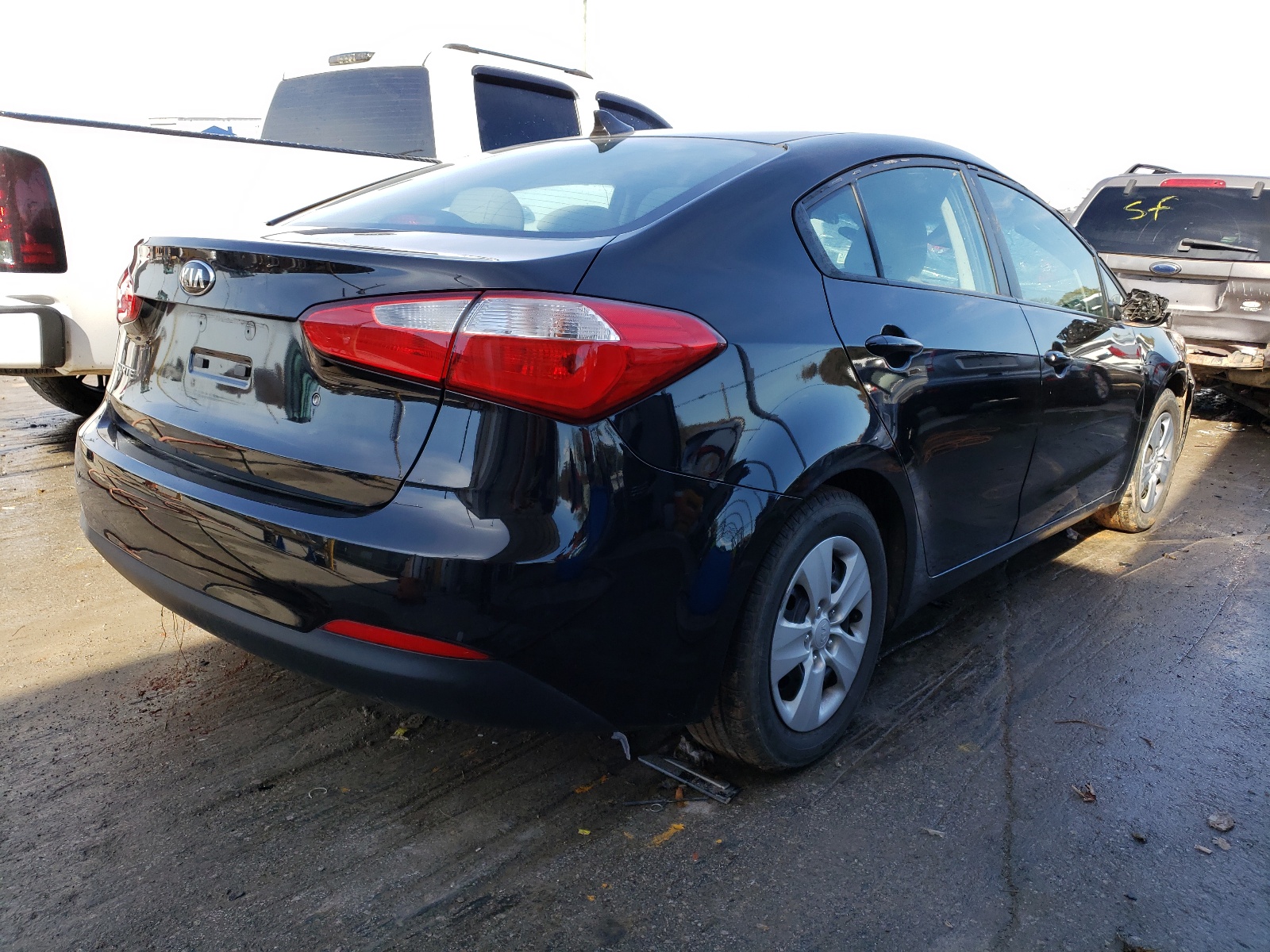 Photo 4 from auction – 2015 KIA FORTE LX with VIN KNAFK4A6XF5342143