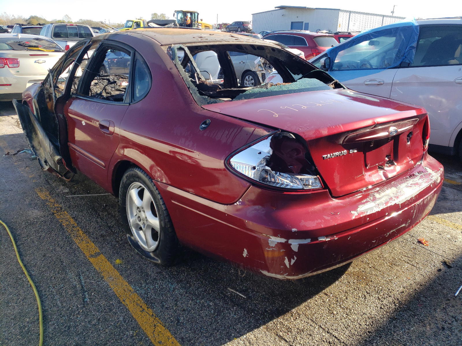 Photo 3 from auction – 2004 FORD TAURUS SE with VIN 1FAFP53U44A125557