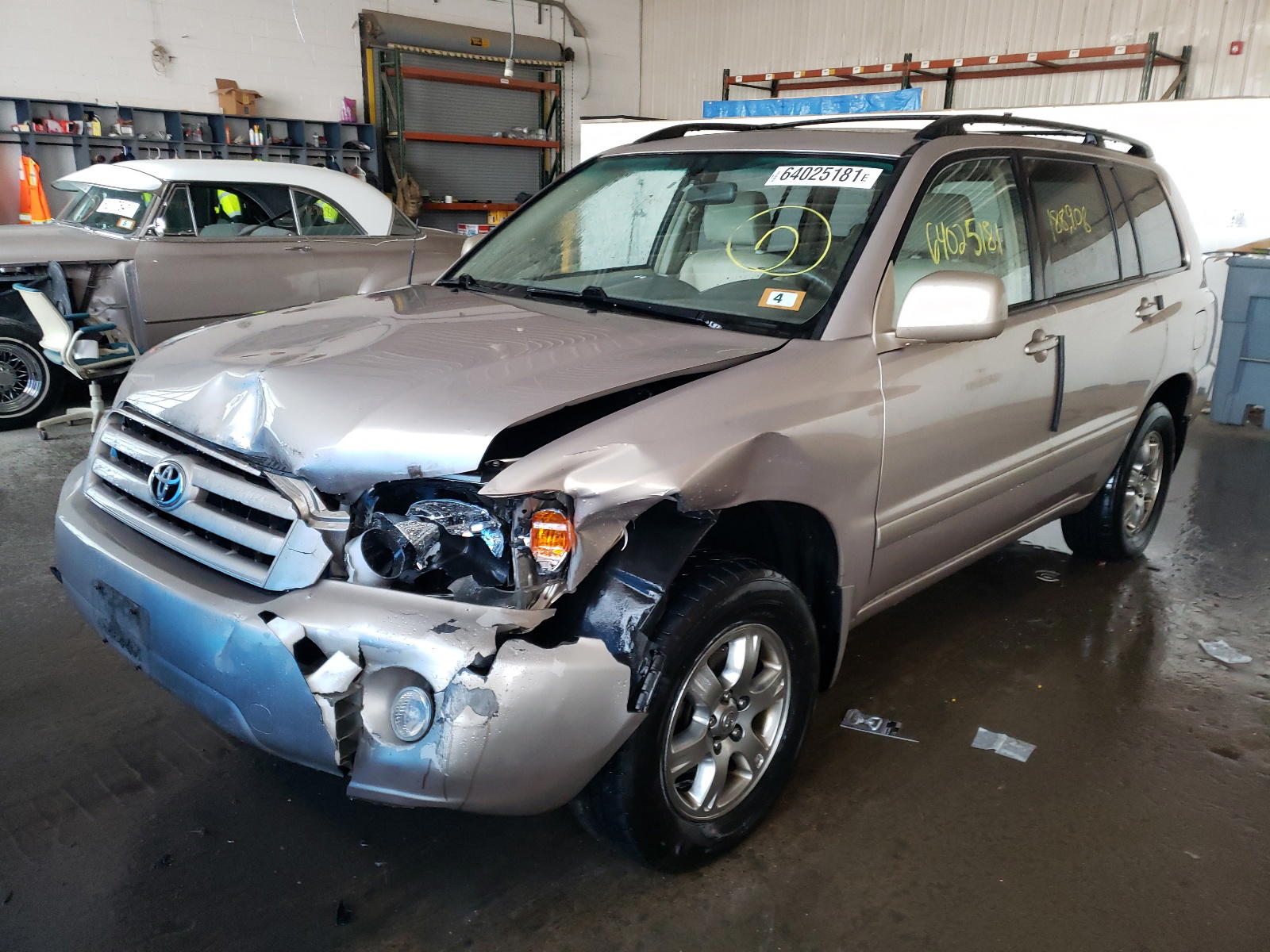 Photo 2 from auction – 2004 TOYOTA HIGHLANDER with VIN JTEEP21A140043767