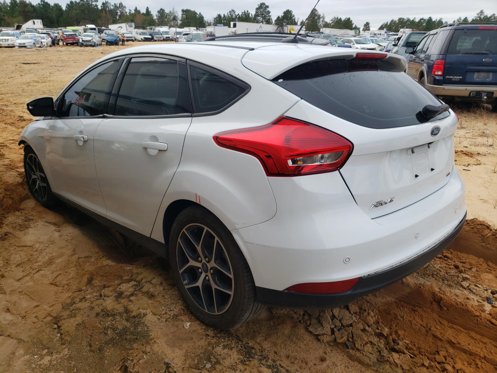 Photo 3 from auction – 2017 FORD FOCUS SEL with VIN 1FADP3M20HL224721