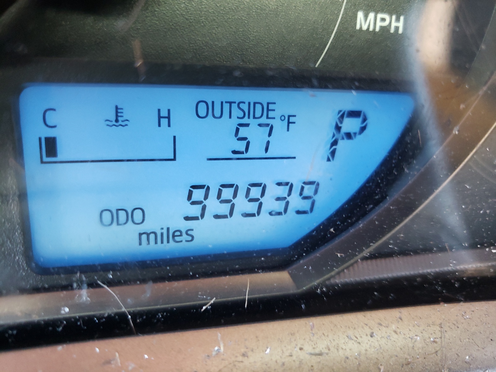 Photo 8 from auction – 2015 TOYOTA RAV4 XLE with VIN JTMRFREVXFD148205