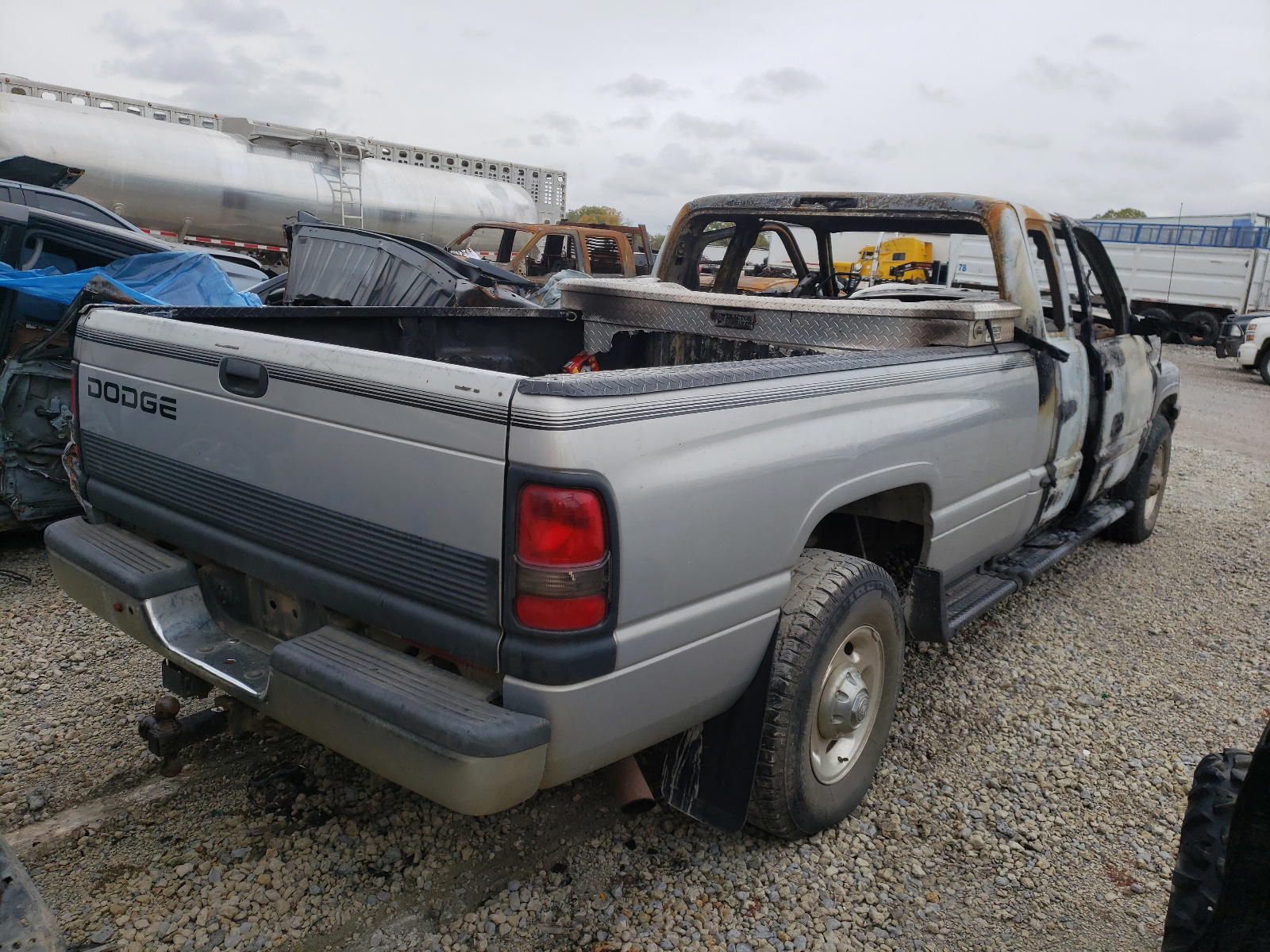 Photo 4 from auction – 2000 DODGE RAM 2500 with VIN 1B7KC23W2YJ173763