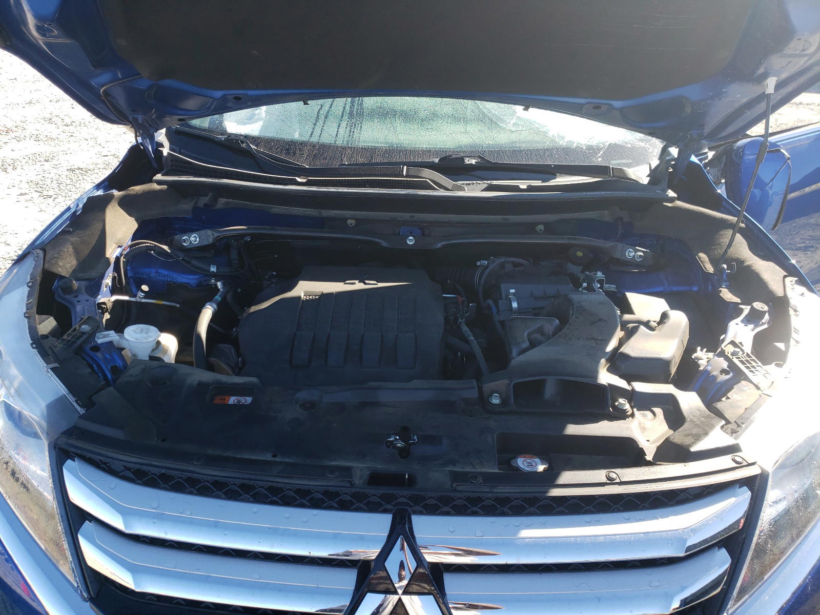Photo 7 from auction – 2018 MITSUBISHI ECLIPSE CR with VIN JA4AT5AA0JZ067589