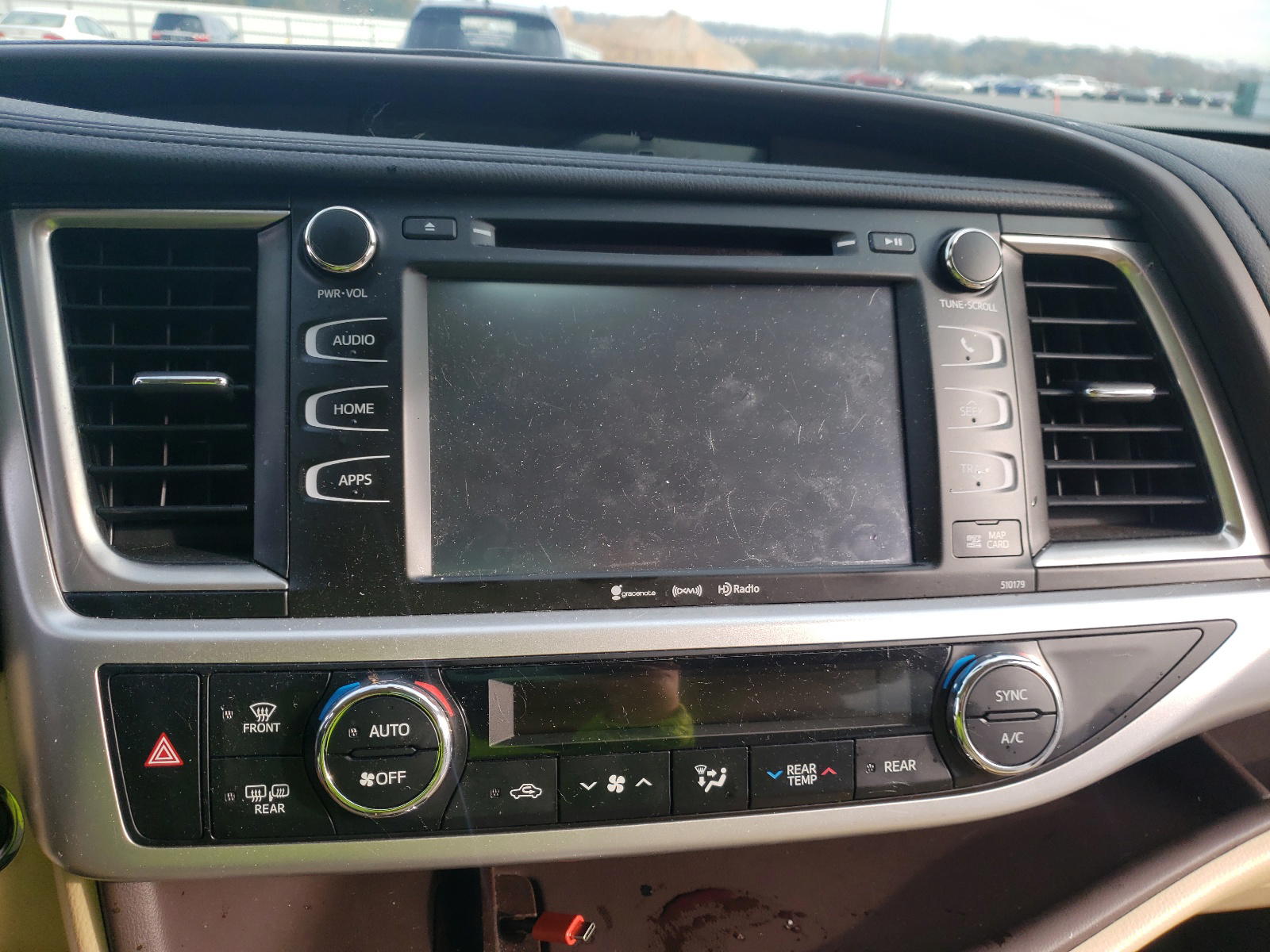 Photo 9 from auction – 2018 TOYOTA HIGHLANDER with VIN 5TDJZRFH4JS528795