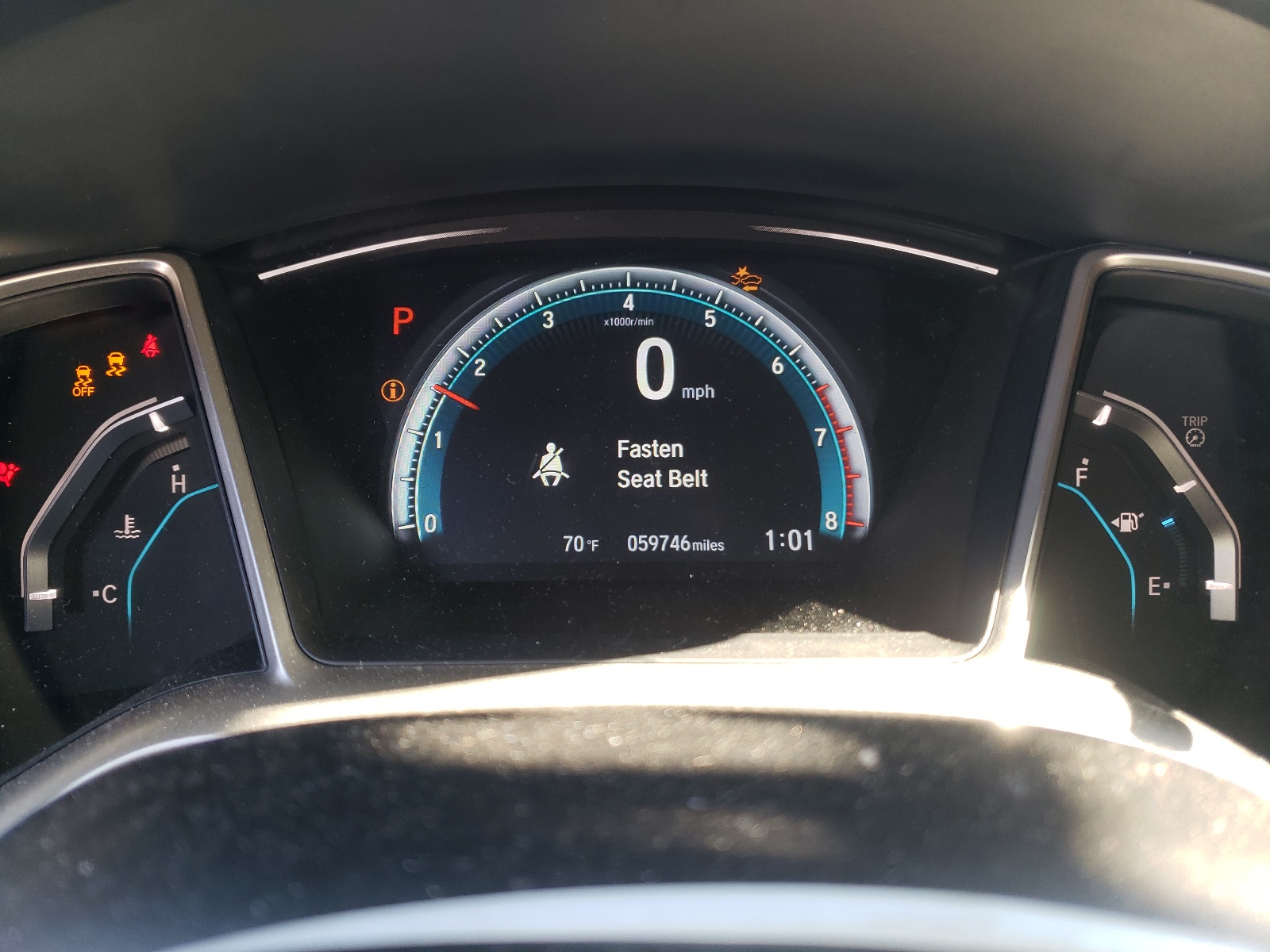Photo 8 from auction – 2016 HONDA CIVIC TOUR with VIN 2HGFC3B97GH360632