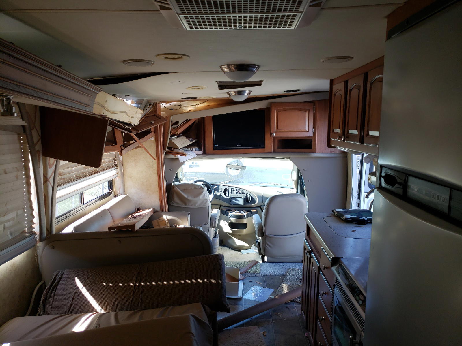 Photo 5 from auction – 2008 FORD ECONOLINE with VIN 1FDXE45S98DB13513