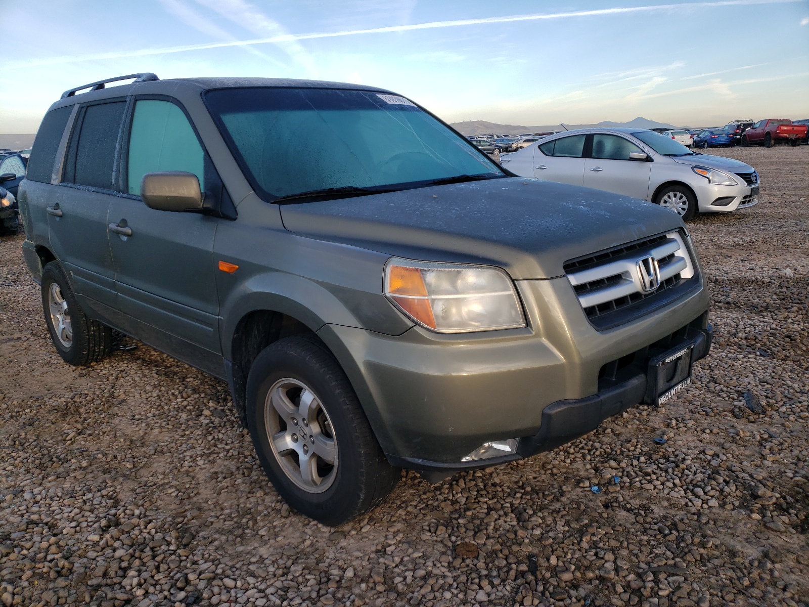HONDA PILOT EX 2007 with VIN 2HKYF184X7H538572 - Photo from auction