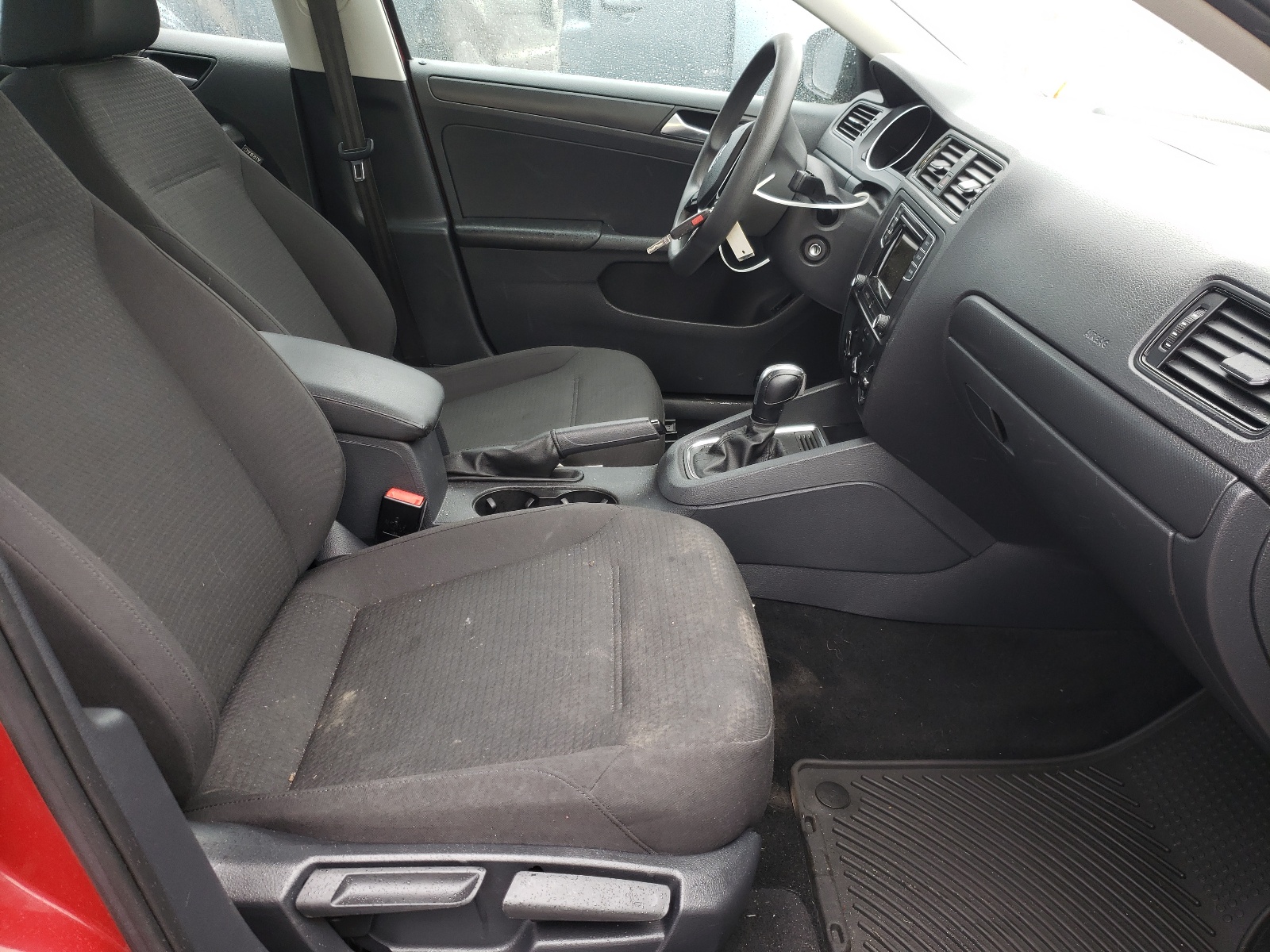 Photo 5 from auction – 2016 VOLKSWAGEN JETTA S with VIN 3VW267AJ2GM413436