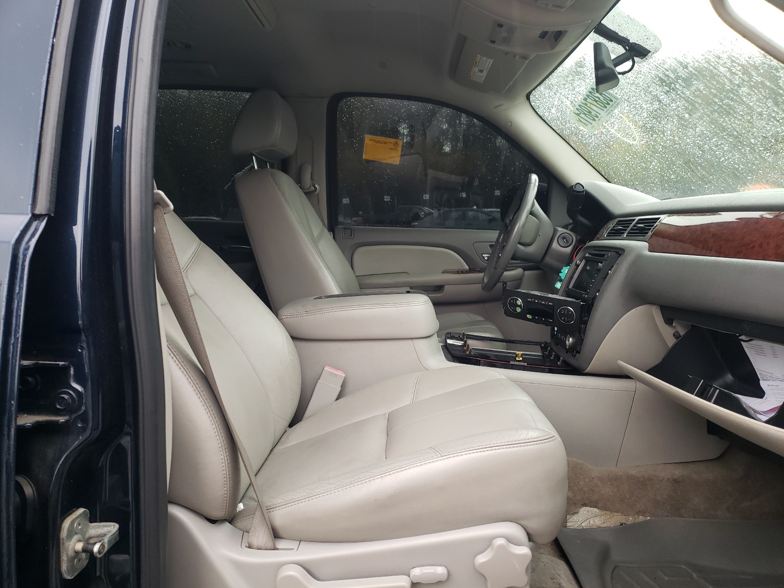 Photo 5 from auction – 2008 CHEVROLET SUBURBAN K with VIN 3GNFK16308G193437