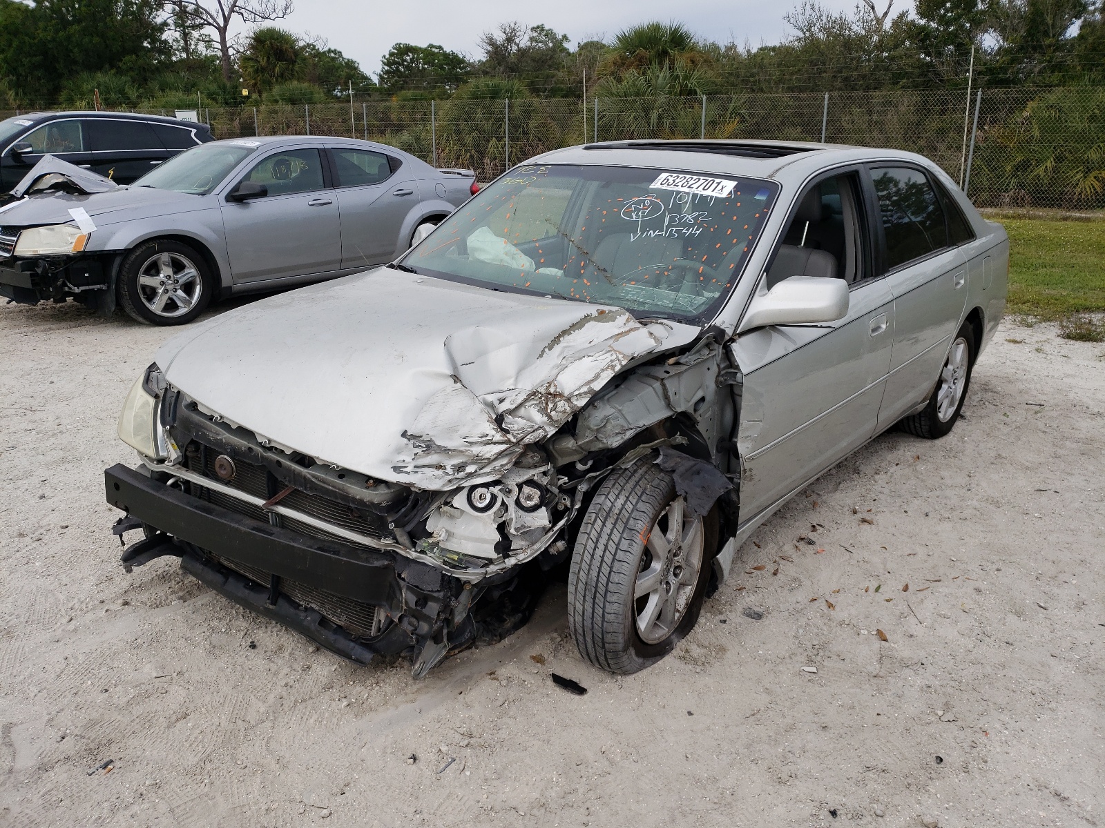 Photo 2 from auction – 2002 TOYOTA AVALON XL with VIN 4T1BF28B52U261544